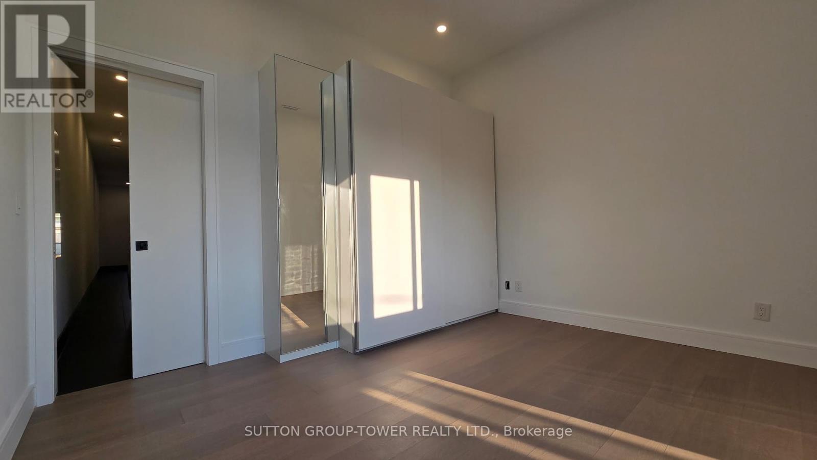 3 - 105 Campbell Avenue, Toronto, Ontario  M6P 3V1 - Photo 11 - W12357952