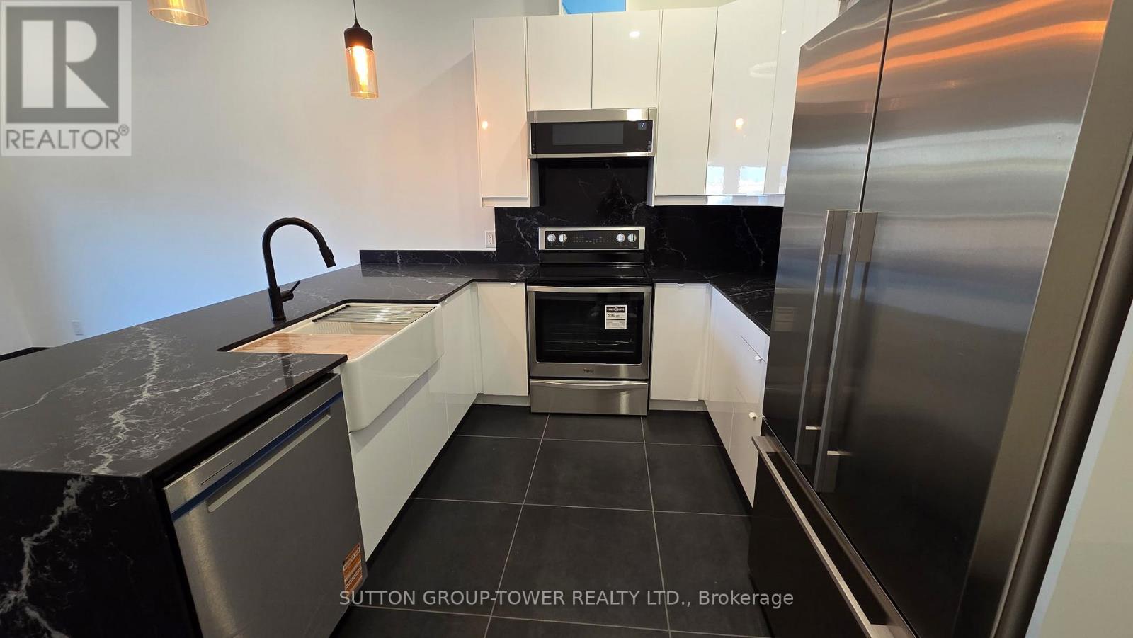 3 - 105 Campbell Avenue, Toronto, Ontario  M6P 3V1 - Photo 3 - W12357952