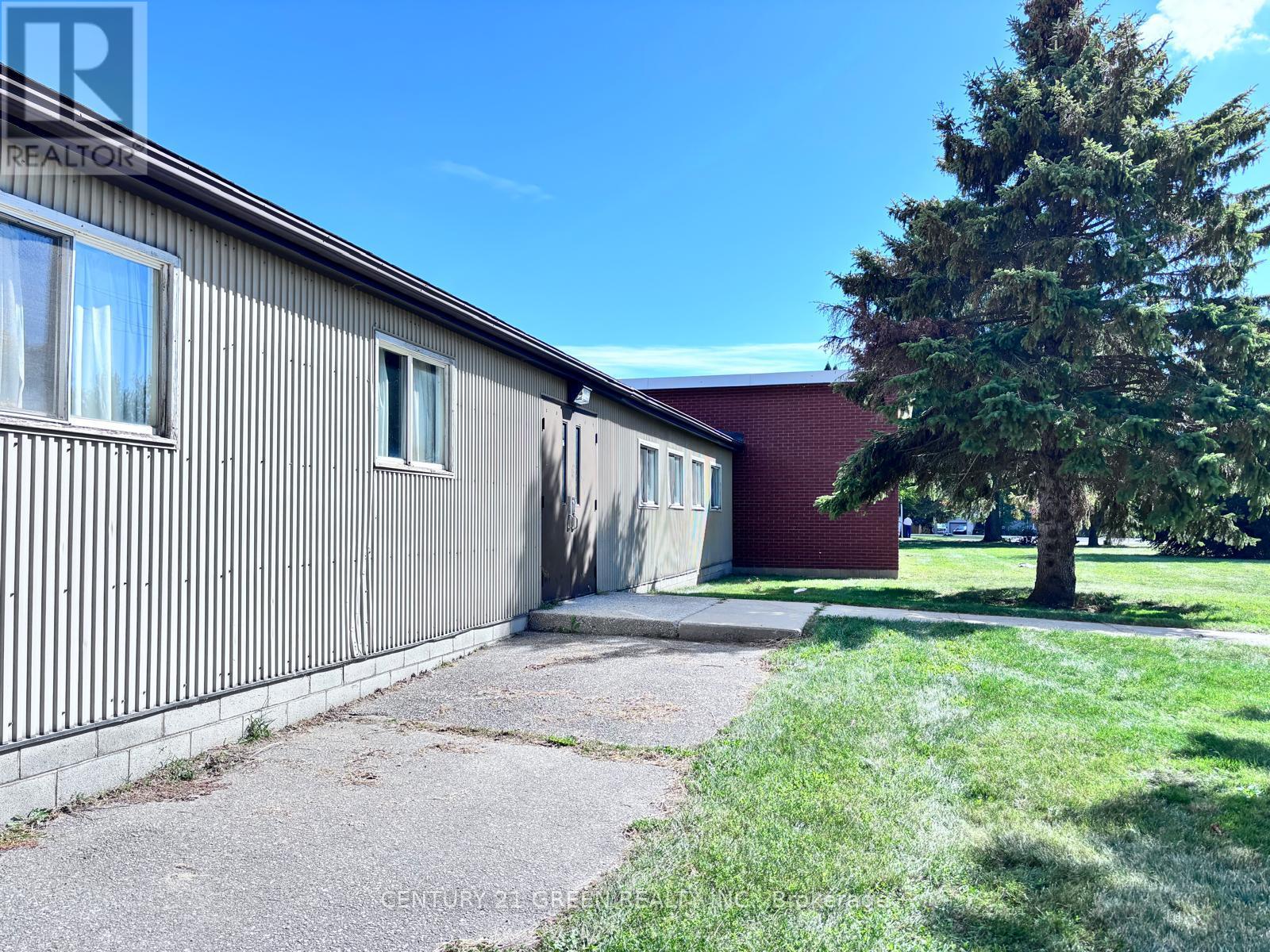 9399 Mcnaughton Line E, Chatham-Kent (Chatham), Ontario  N7M 5J7 - Photo 3 - X12450395