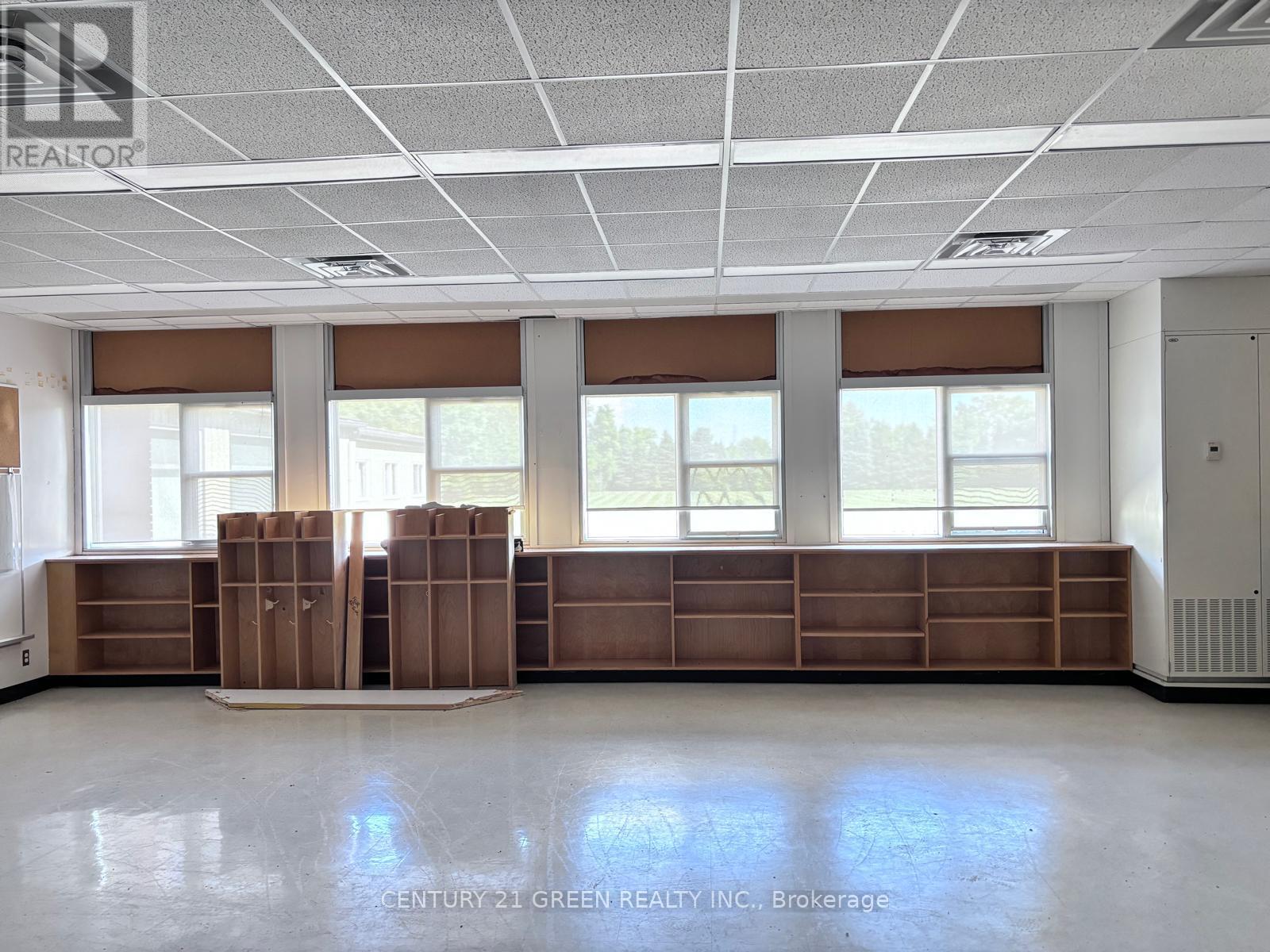 9399 Mcnaughton Line E, Chatham-Kent (Chatham), Ontario  N7M 5J7 - Photo 15 - X12450395