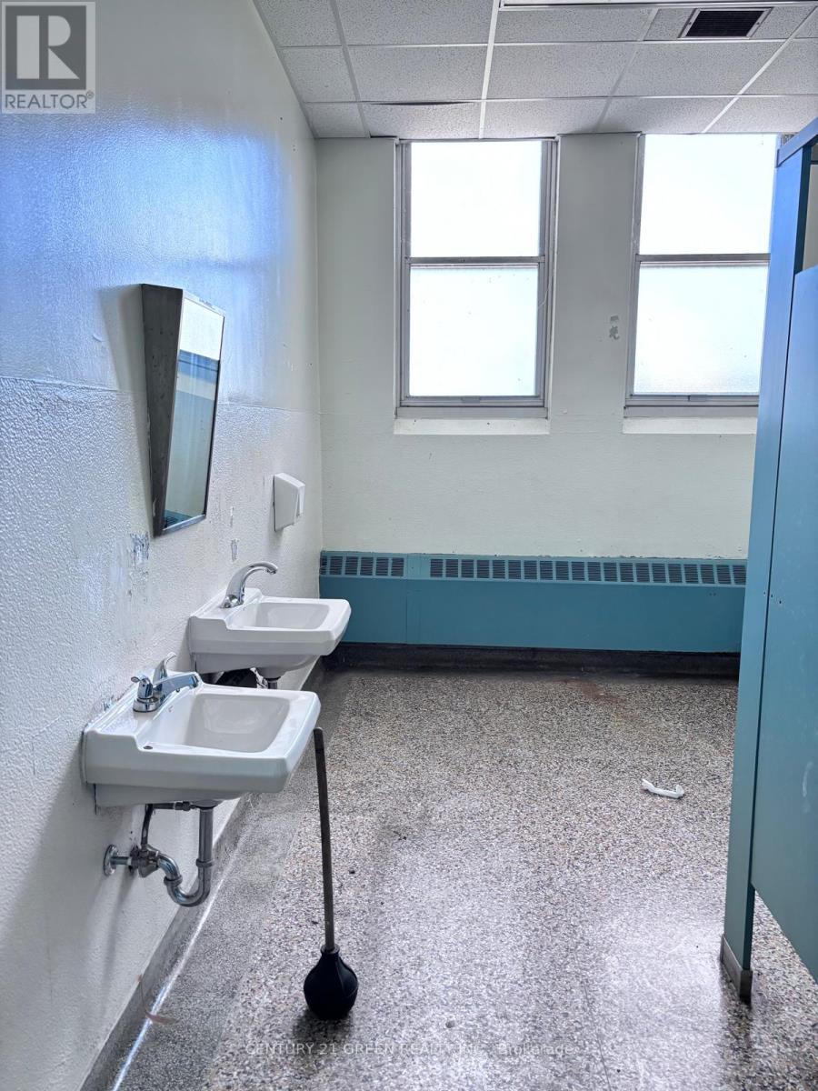 9399 Mcnaughton Line E, Chatham-Kent (Chatham), Ontario  N7M 5J7 - Photo 12 - X12450395