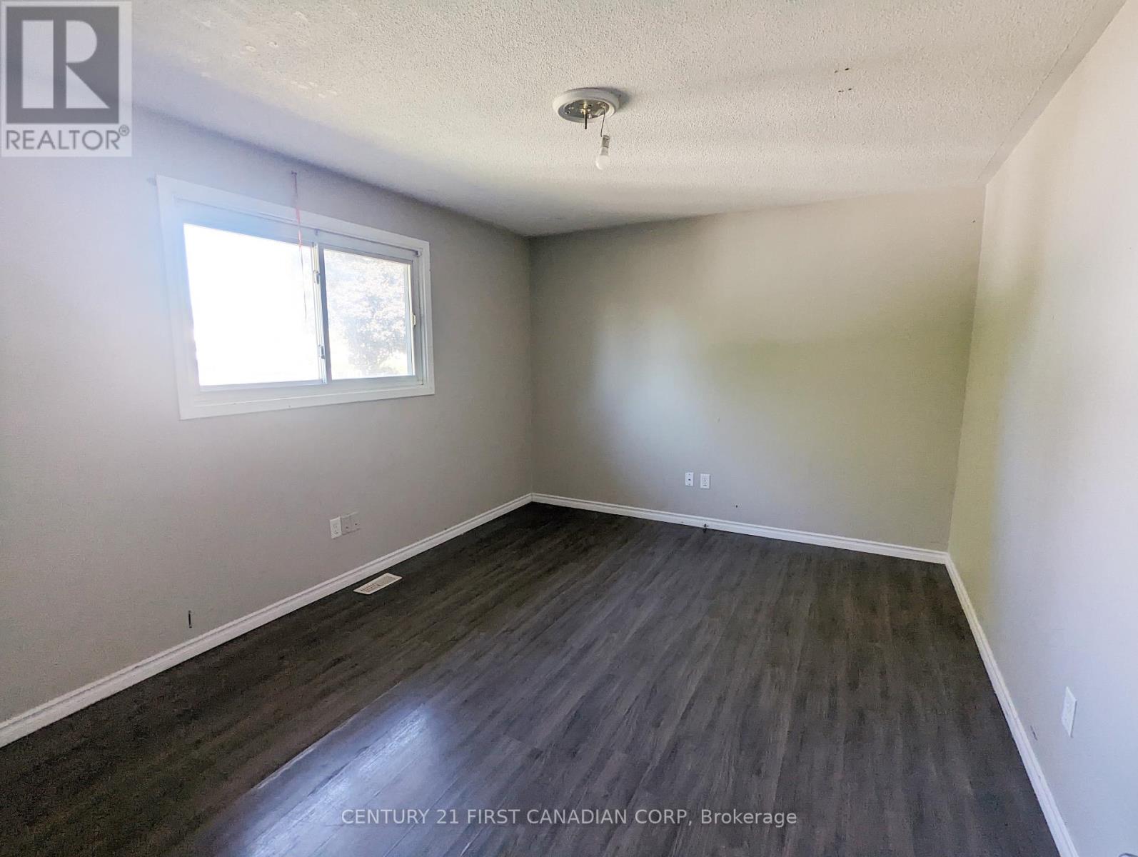 6 Spartan Drive, Brantford, Ontario  N3R 6C7 - Photo 10 - X12461043