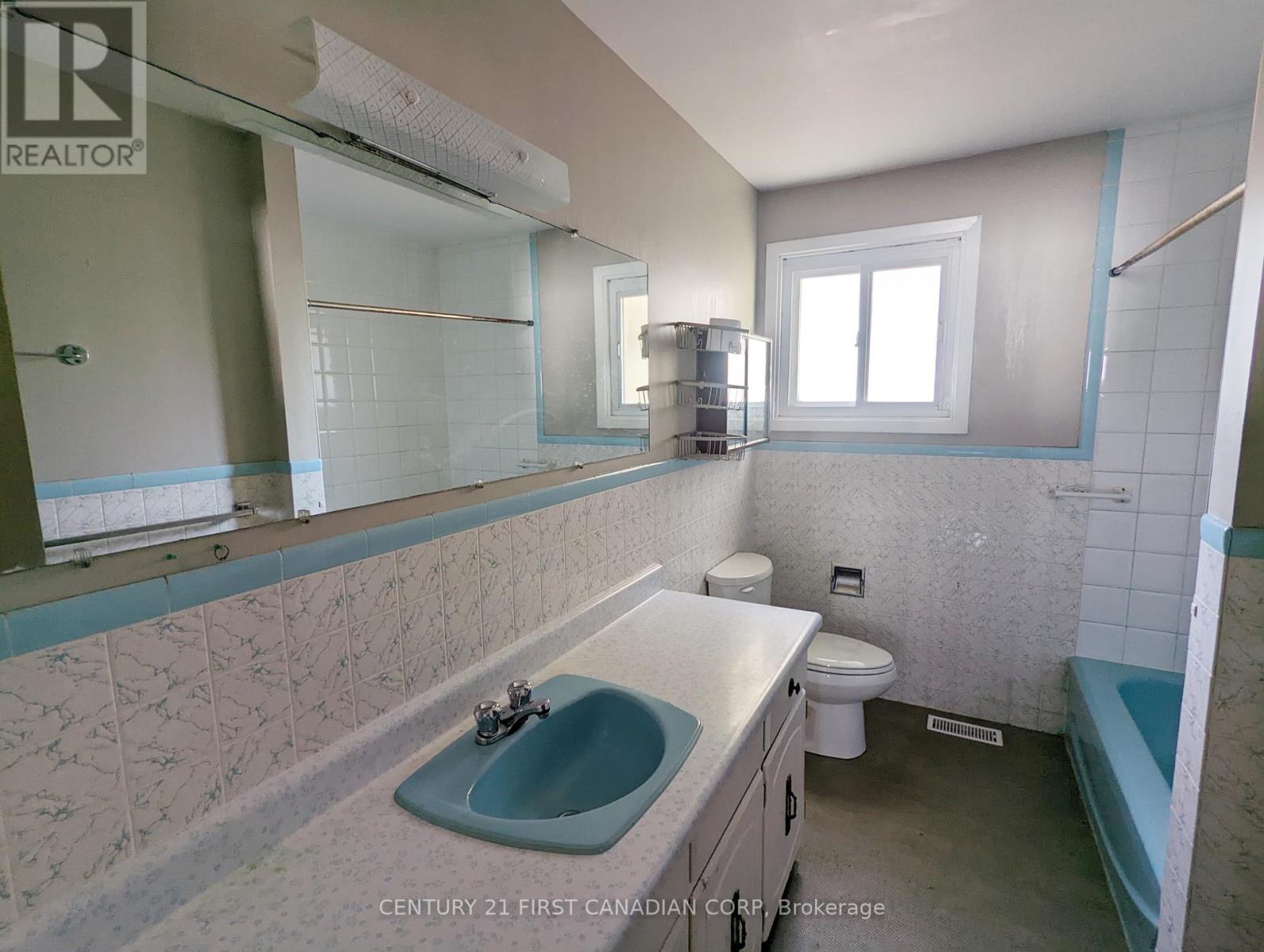 6 Spartan Drive, Brantford, Ontario  N3R 6C7 - Photo 9 - X12461043