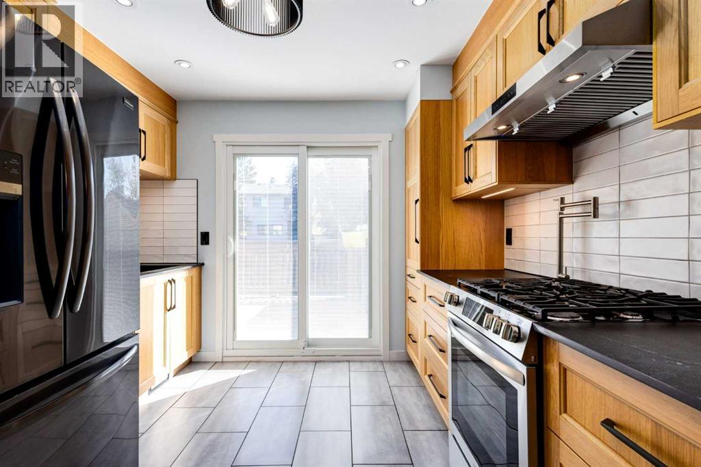 17 Sunvale Crescent Se, Calgary, Alberta  T2X 2T1 - Photo 3 - A2263214