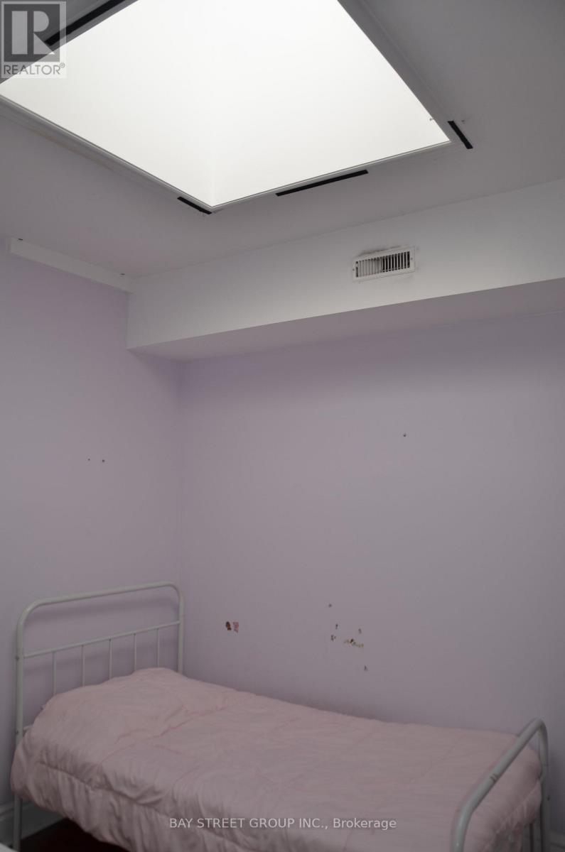 1915a Queen Street E, Toronto, Ontario  M4E 1H3 - Photo 10 - E12461738