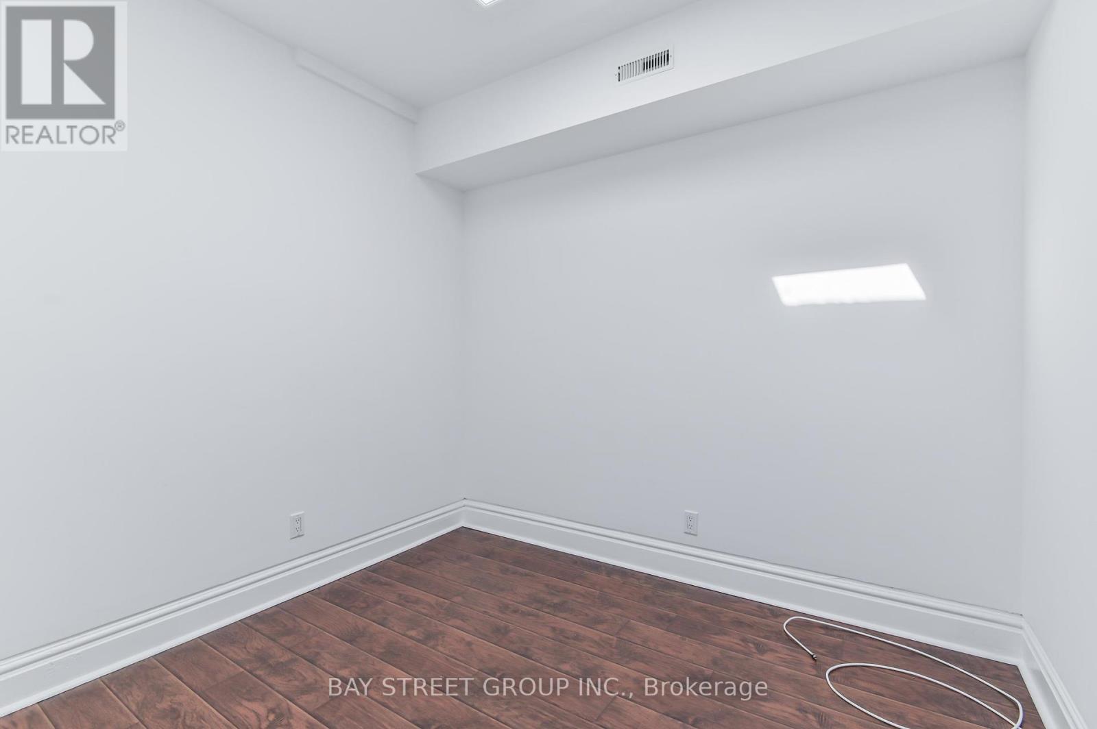 1915a Queen Street E, Toronto, Ontario  M4E 1H3 - Photo 12 - E12461738