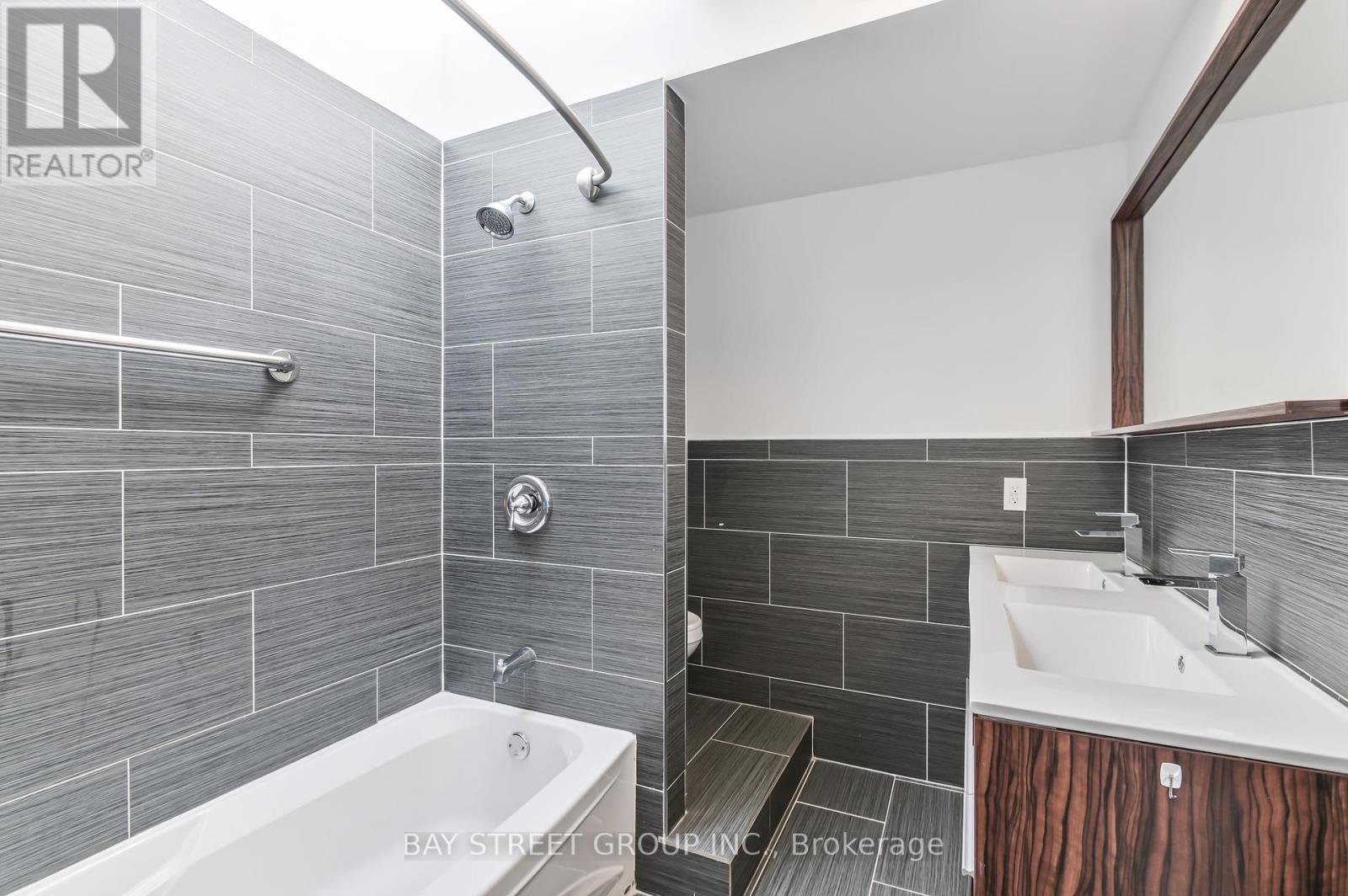 1915a Queen Street E, Toronto, Ontario  M4E 1H3 - Photo 13 - E12461738