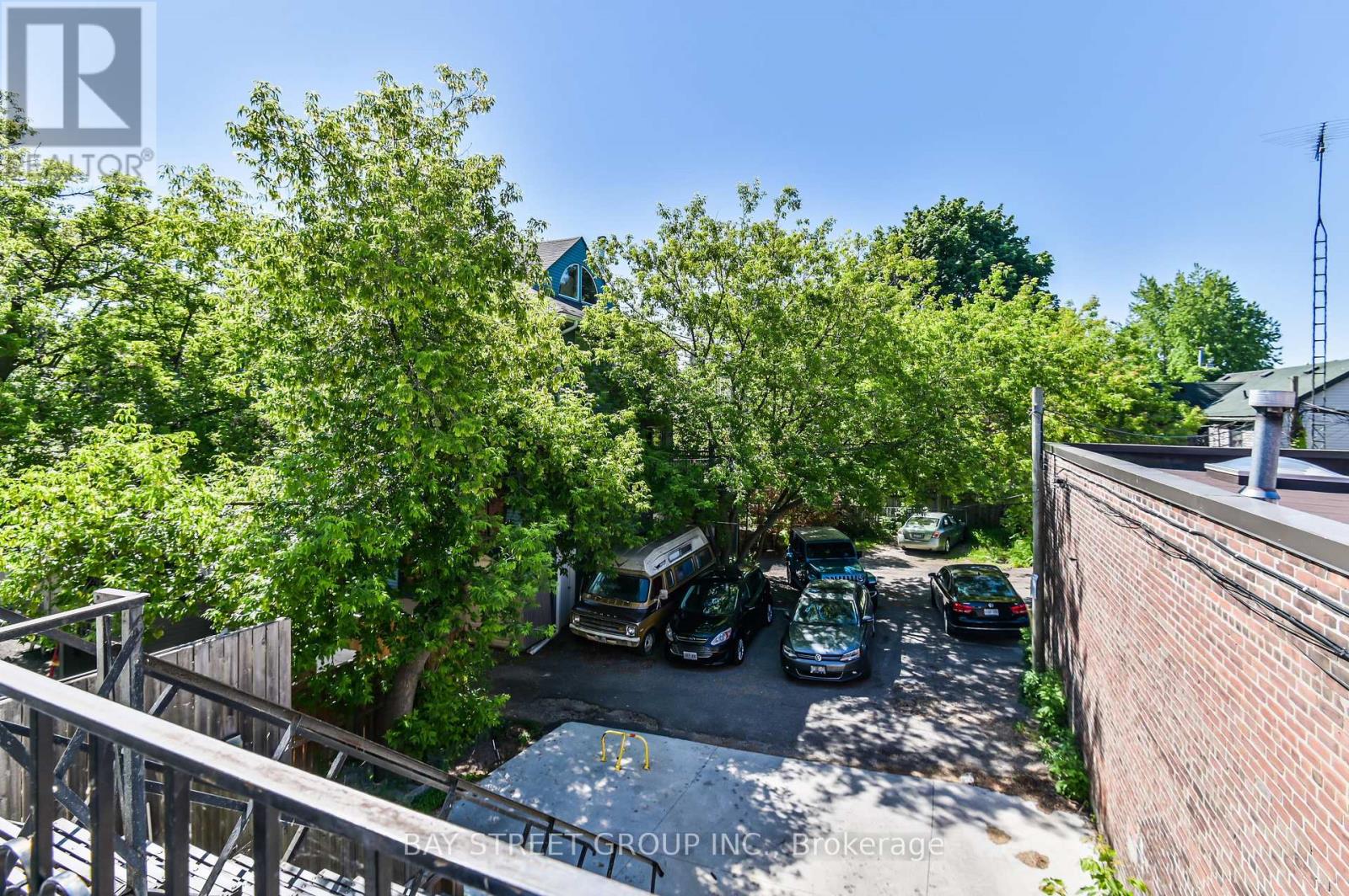 1915a Queen Street E, Toronto, Ontario  M4E 1H3 - Photo 15 - E12461738