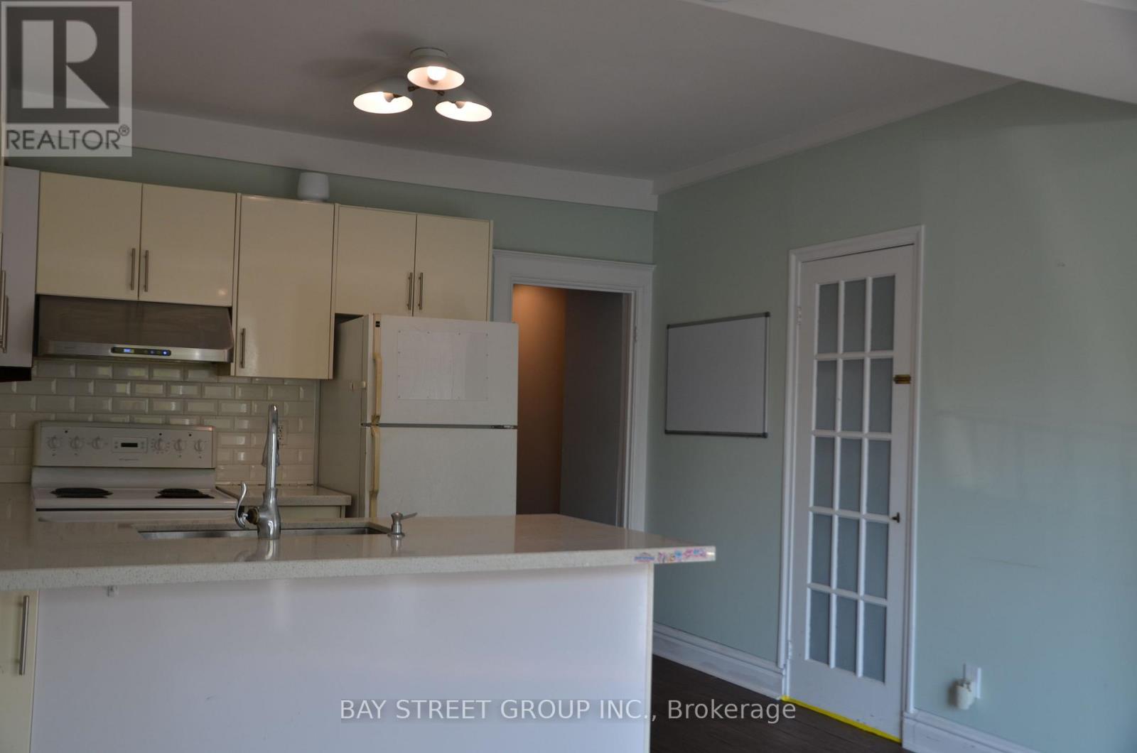 1915a Queen Street E, Toronto, Ontario  M4E 1H3 - Photo 3 - E12461738