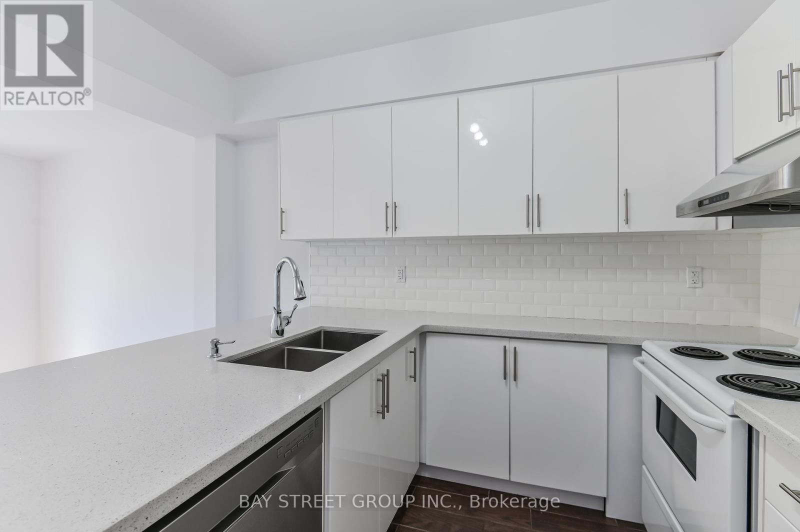 1915a Queen Street E, Toronto, Ontario  M4E 1H3 - Photo 4 - E12461738