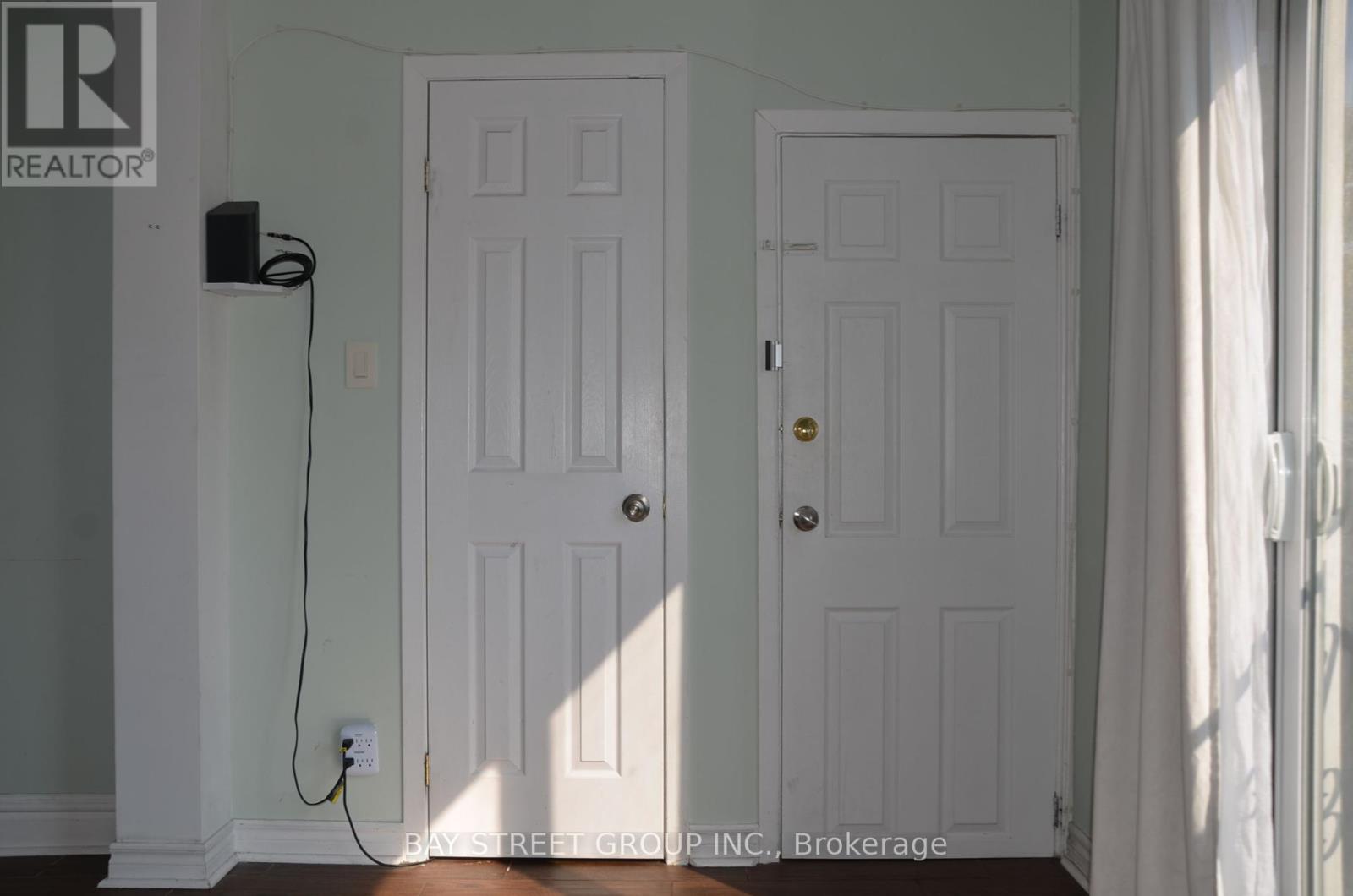 1915a Queen Street E, Toronto, Ontario  M4E 1H3 - Photo 6 - E12461738