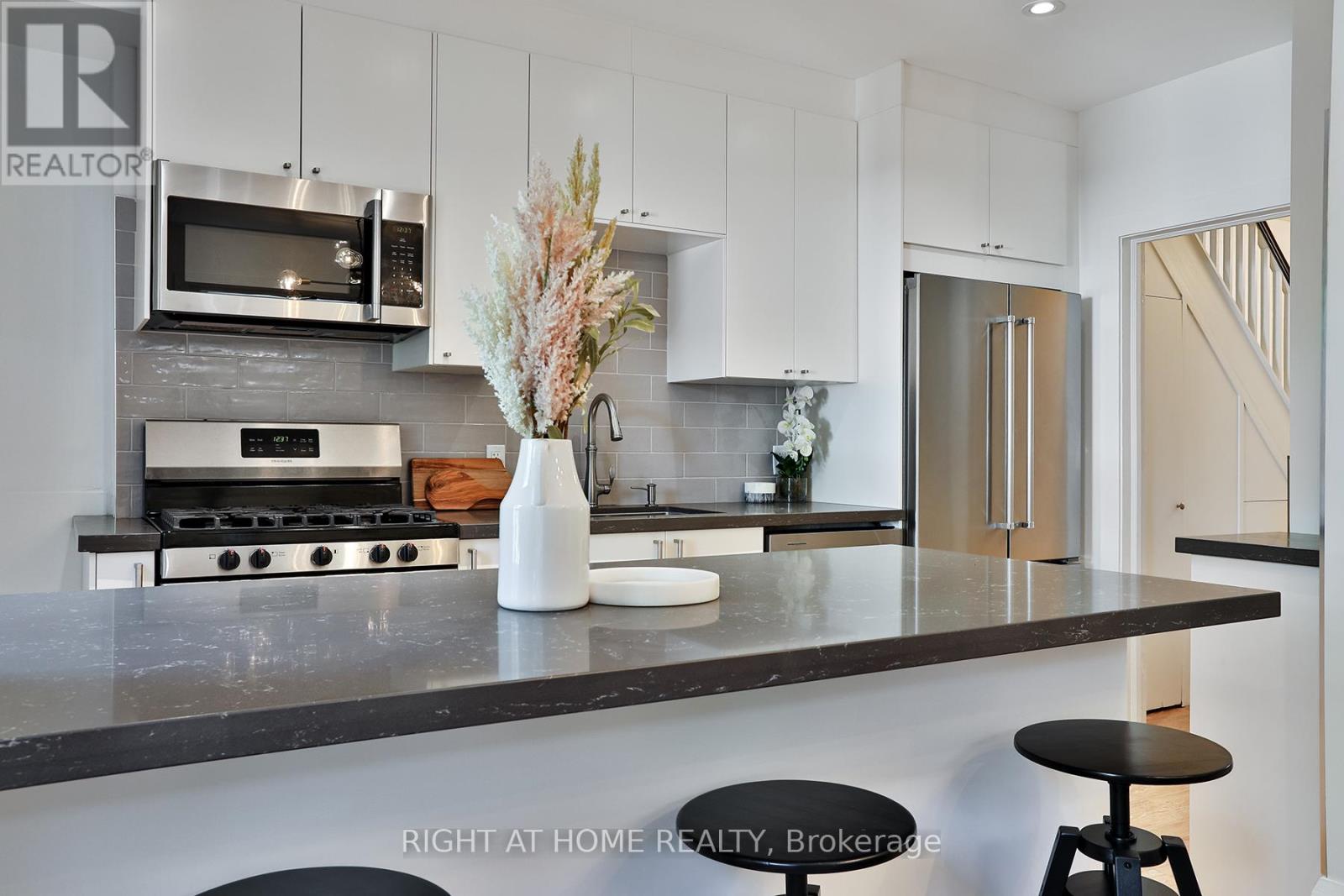 230 Milverton Boulevard, Toronto, Ontario  M4J 1V5 - Photo 11 - E12461748