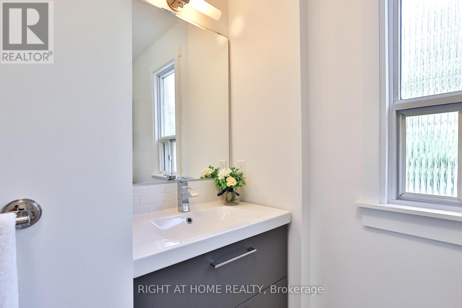 230 Milverton Boulevard, Toronto, Ontario  M4J 1V5 - Photo 26 - E12461748