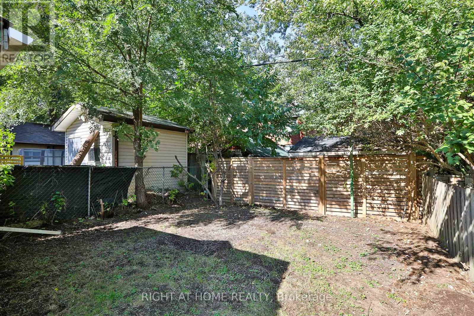230 Milverton Boulevard, Toronto, Ontario  M4J 1V5 - Photo 28 - E12461748