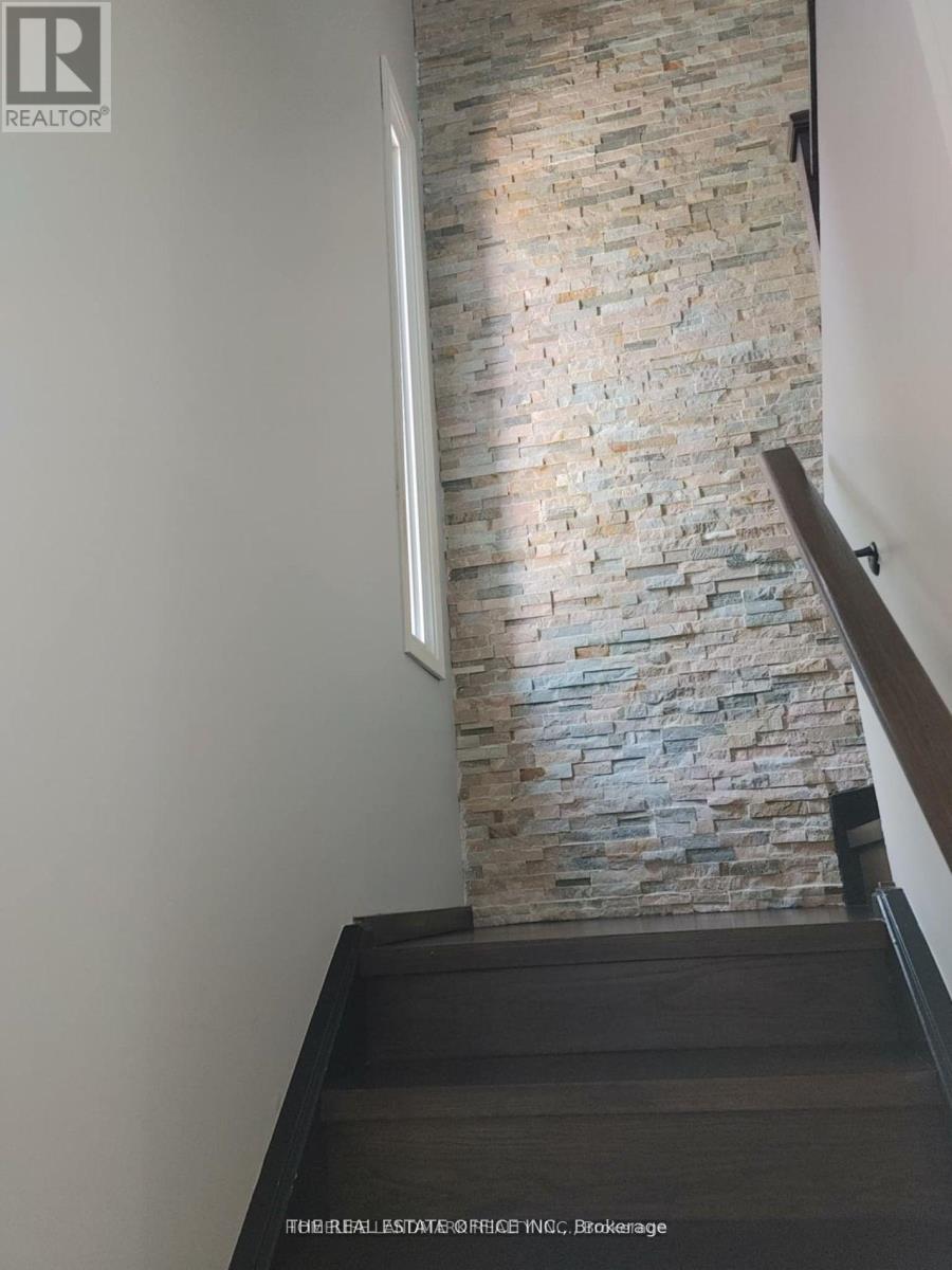 59 Kirby Crescent S, Whitby, Ontario  L1N 6T1 - Photo 9 - E12461763