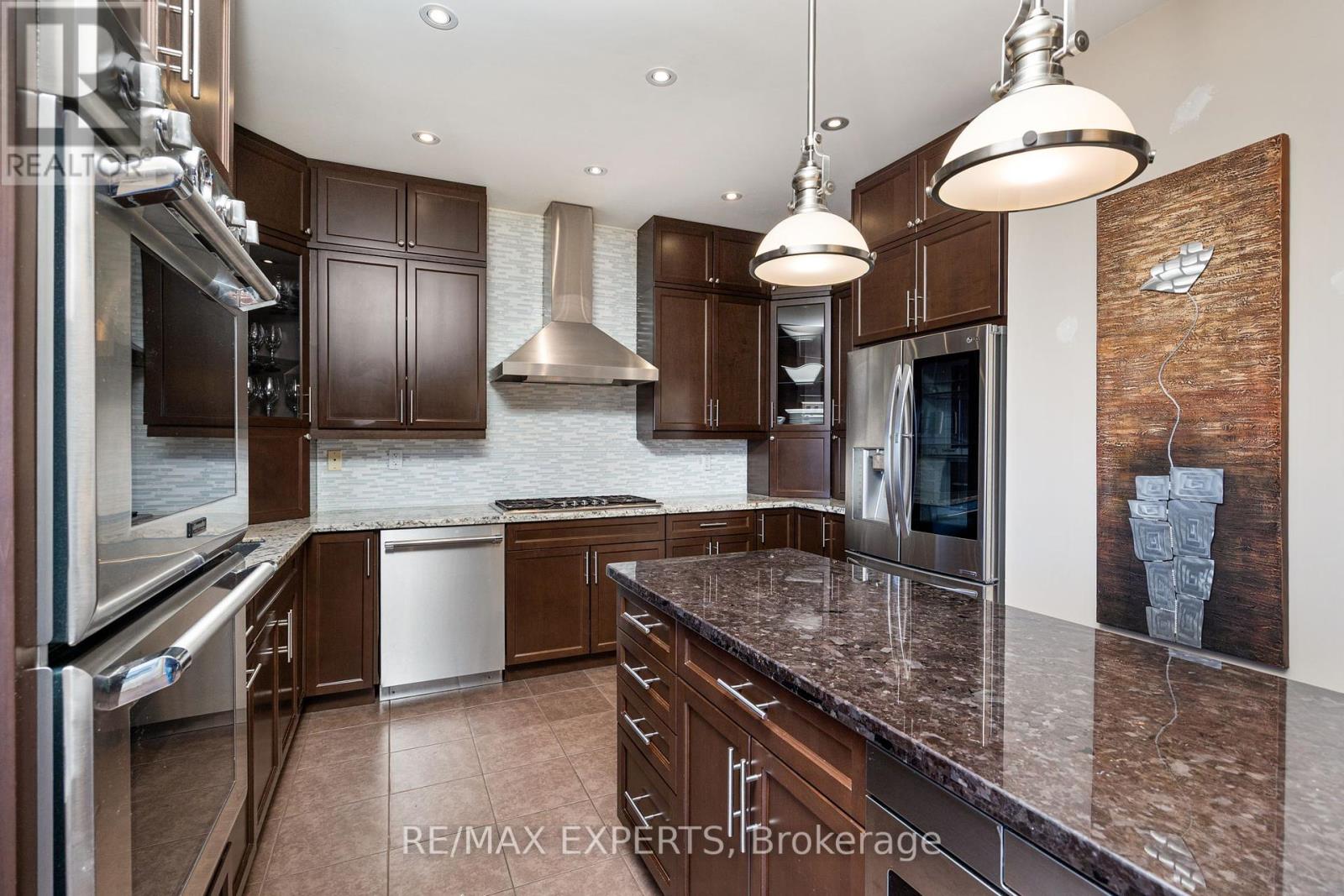 2071 Gibson Street, Innisfil, Ontario  L9S 4B7 - Photo 15 - N12461640