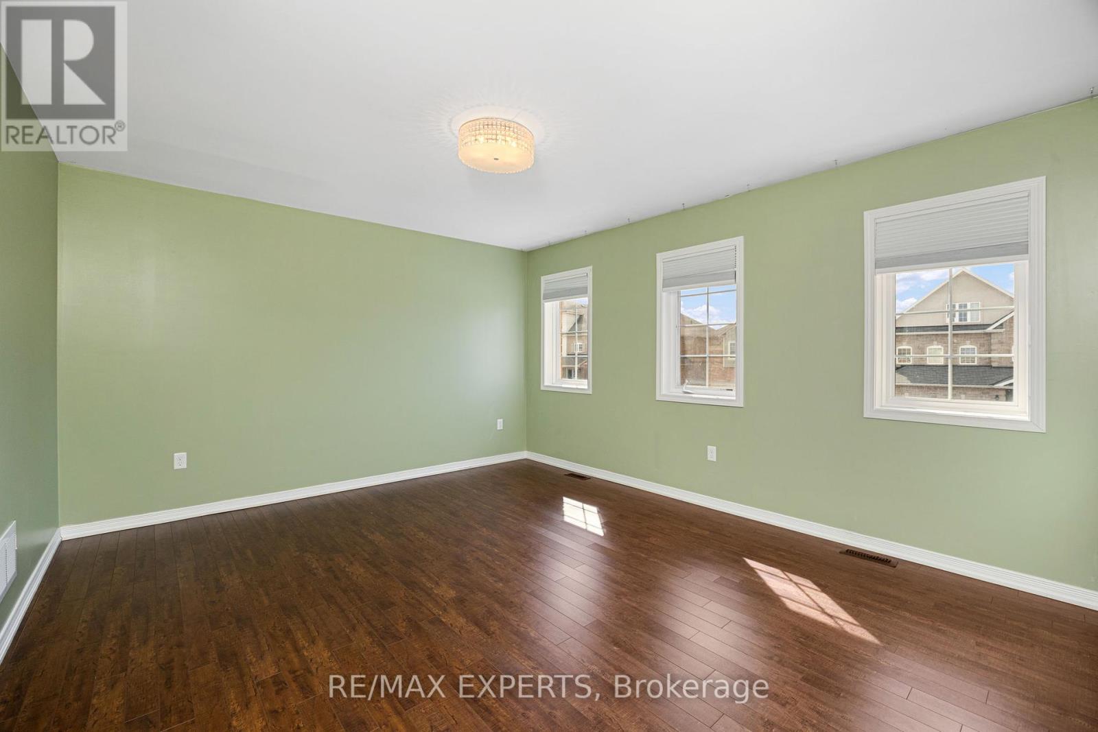 2071 Gibson Street, Innisfil, Ontario  L9S 4B7 - Photo 32 - N12461640