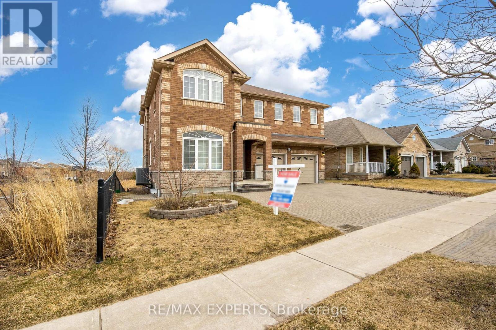 2071 Gibson Street, Innisfil, Ontario  L9S 4B7 - Photo 3 - N12461640
