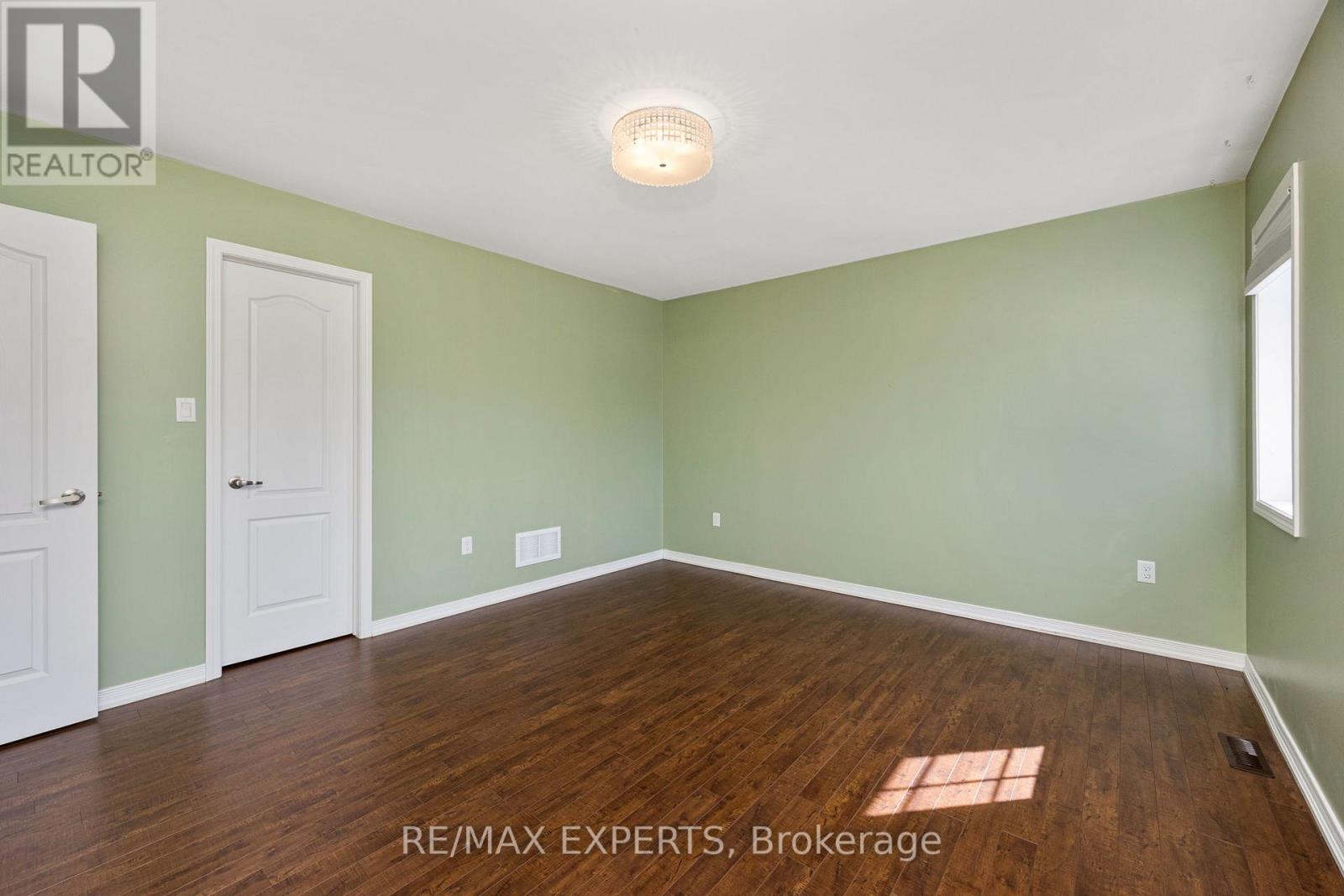 2071 Gibson Street, Innisfil, Ontario  L9S 4B7 - Photo 33 - N12461640
