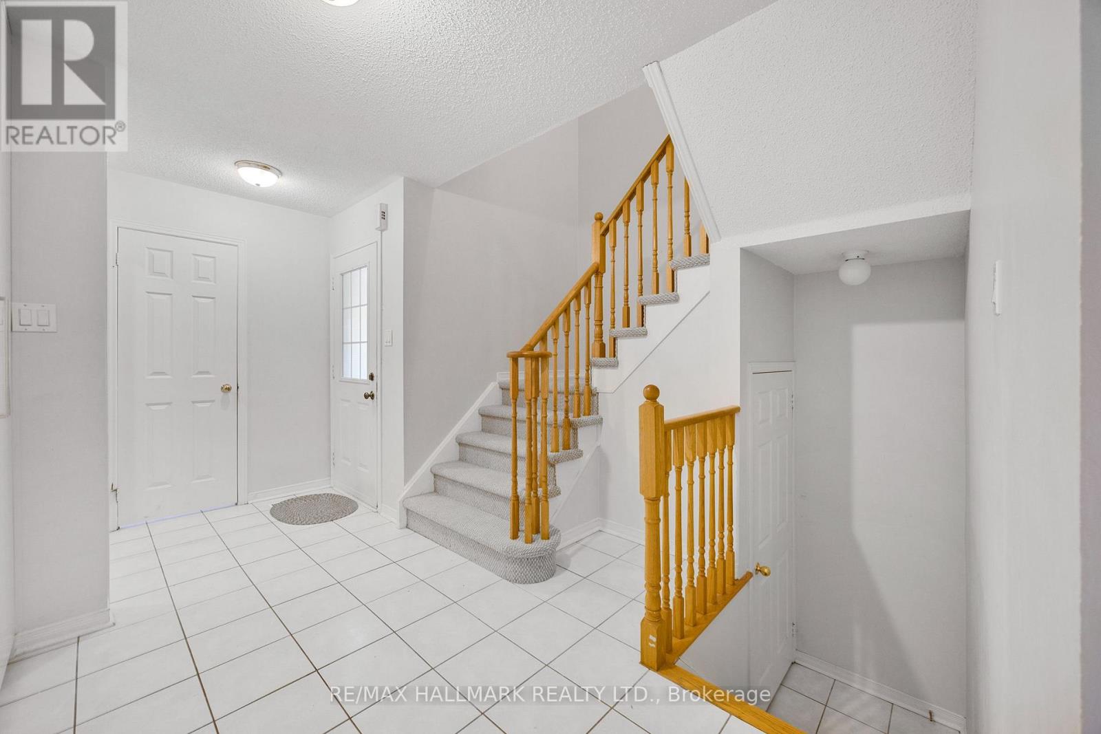 10 Ferris Street, Richmond Hill, Ontario  L4B 4K6 - Photo 10 - N12461734