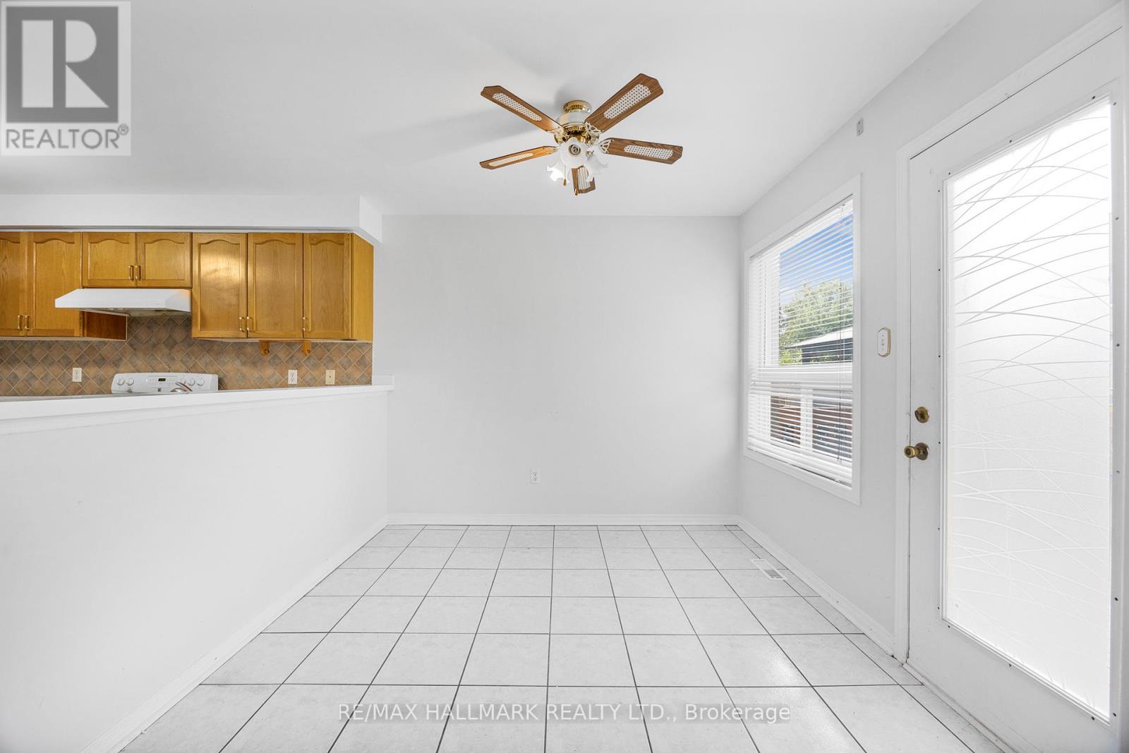 10 Ferris Street, Richmond Hill, Ontario  L4B 4K6 - Photo 11 - N12461734