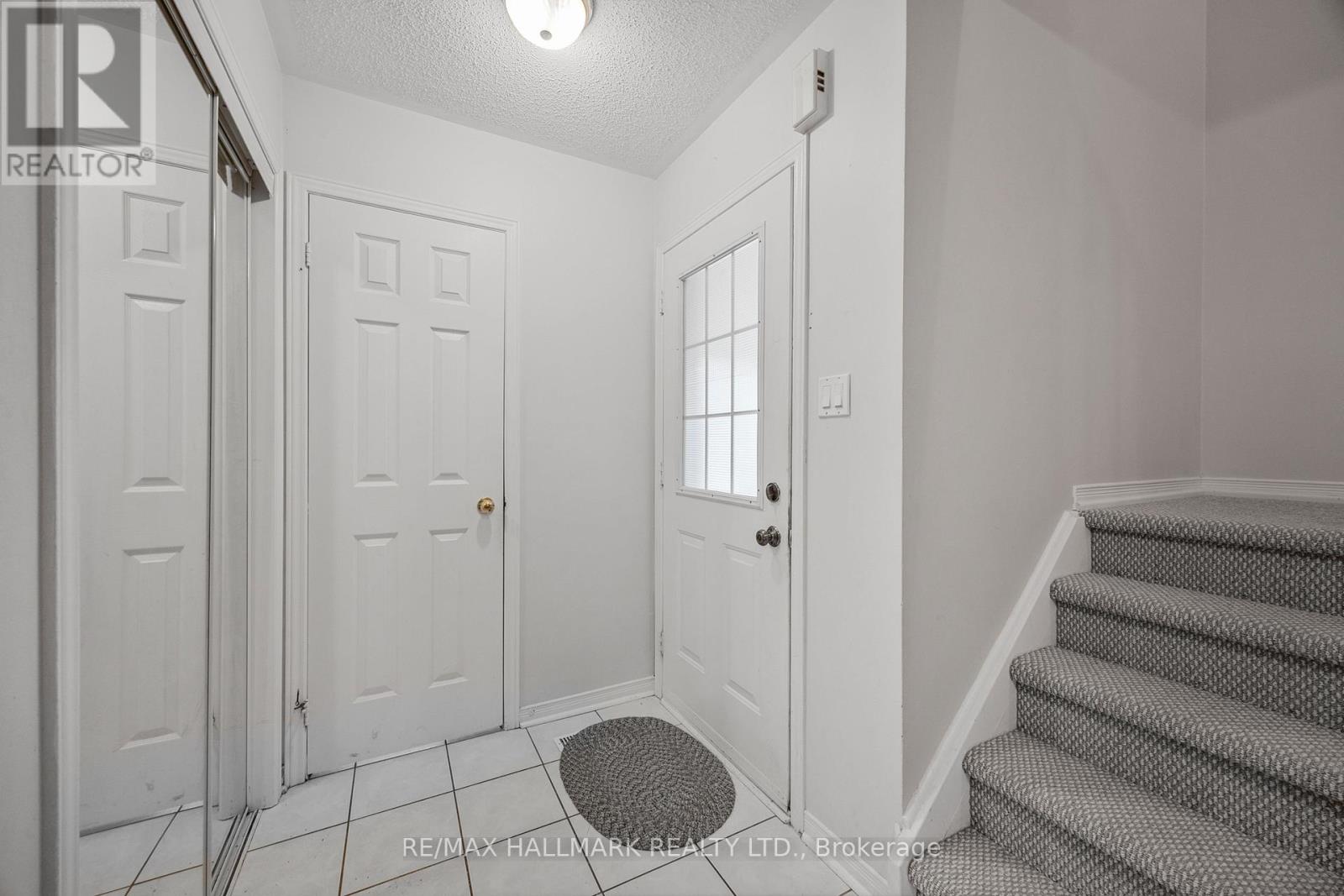 10 Ferris Street, Richmond Hill, Ontario  L4B 4K6 - Photo 12 - N12461734