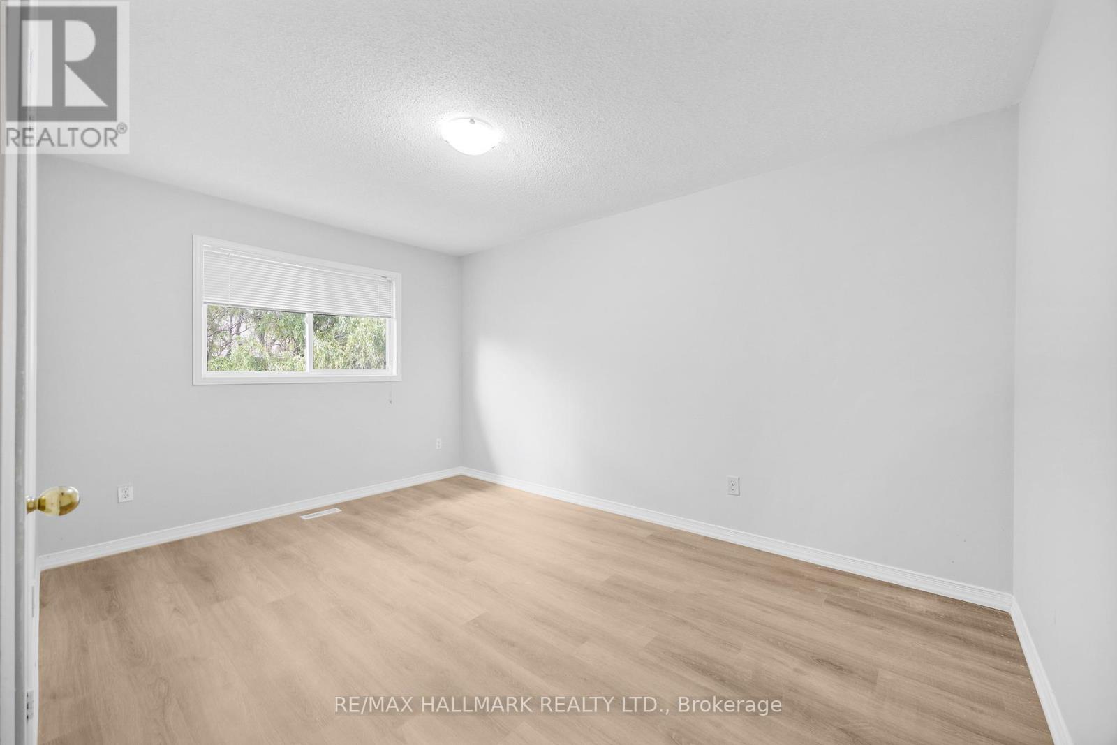 10 Ferris Street, Richmond Hill, Ontario  L4B 4K6 - Photo 17 - N12461734