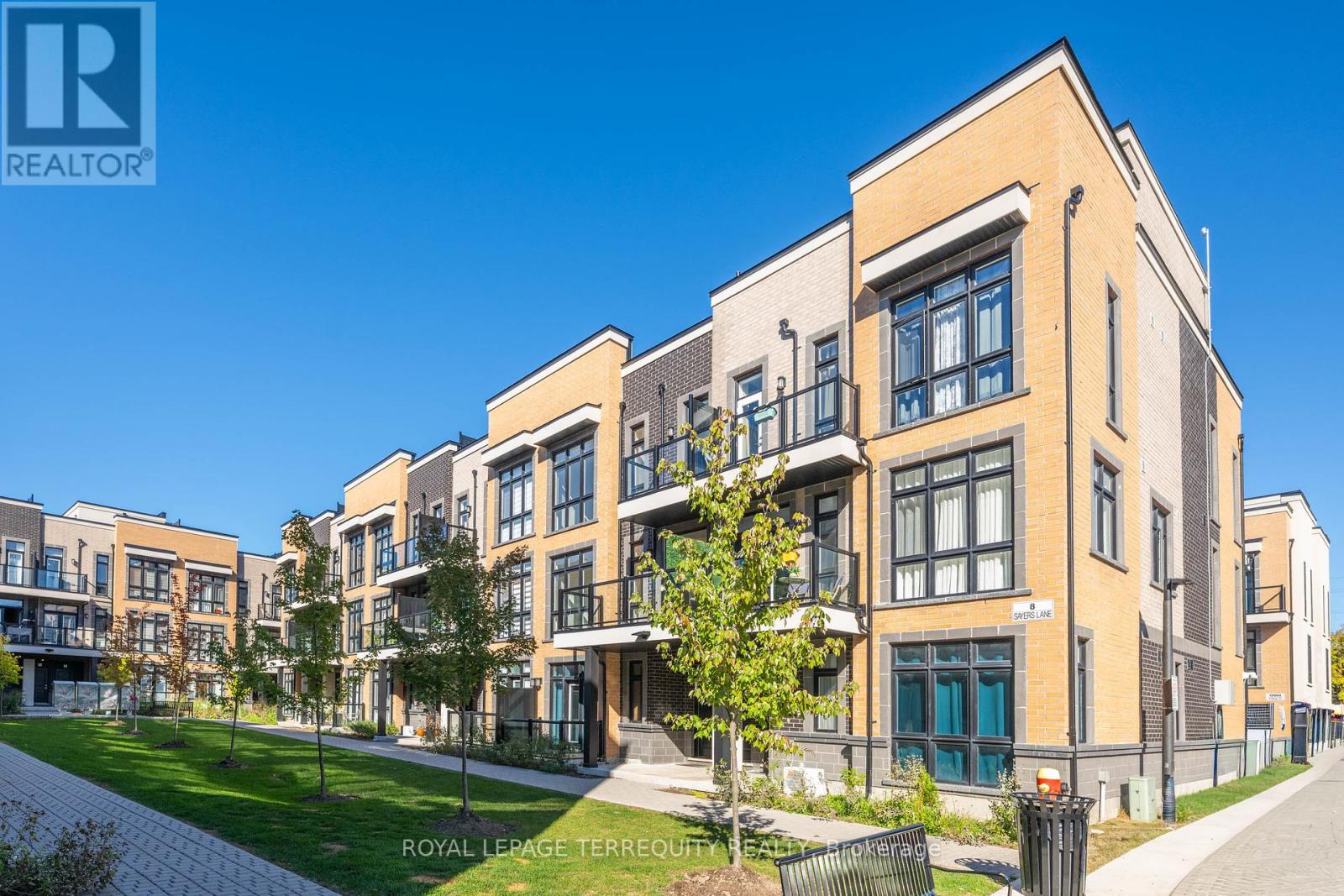 17 - 8 SAYERS LANE, Richmond Hill, Ontario