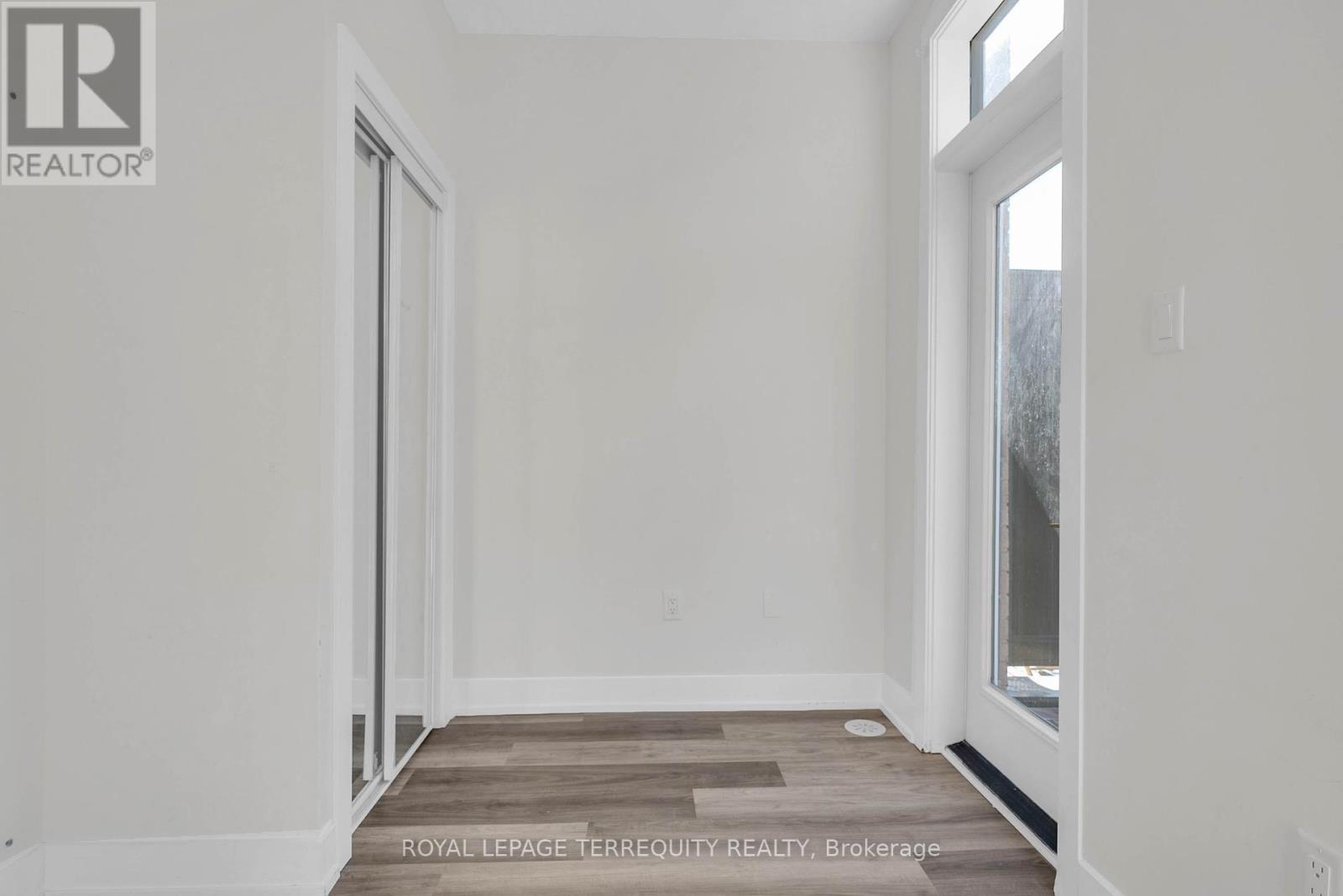 17 - 8 Sayers Lane, Richmond Hill, Ontario  L4E 1J4 - Photo 21 - N12461754