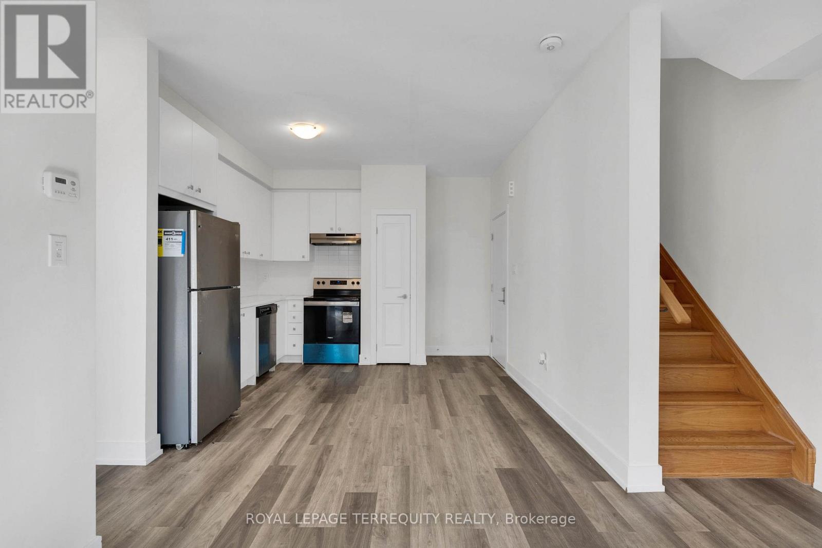 17 - 8 Sayers Lane, Richmond Hill, Ontario  L4E 1J4 - Photo 7 - N12461754