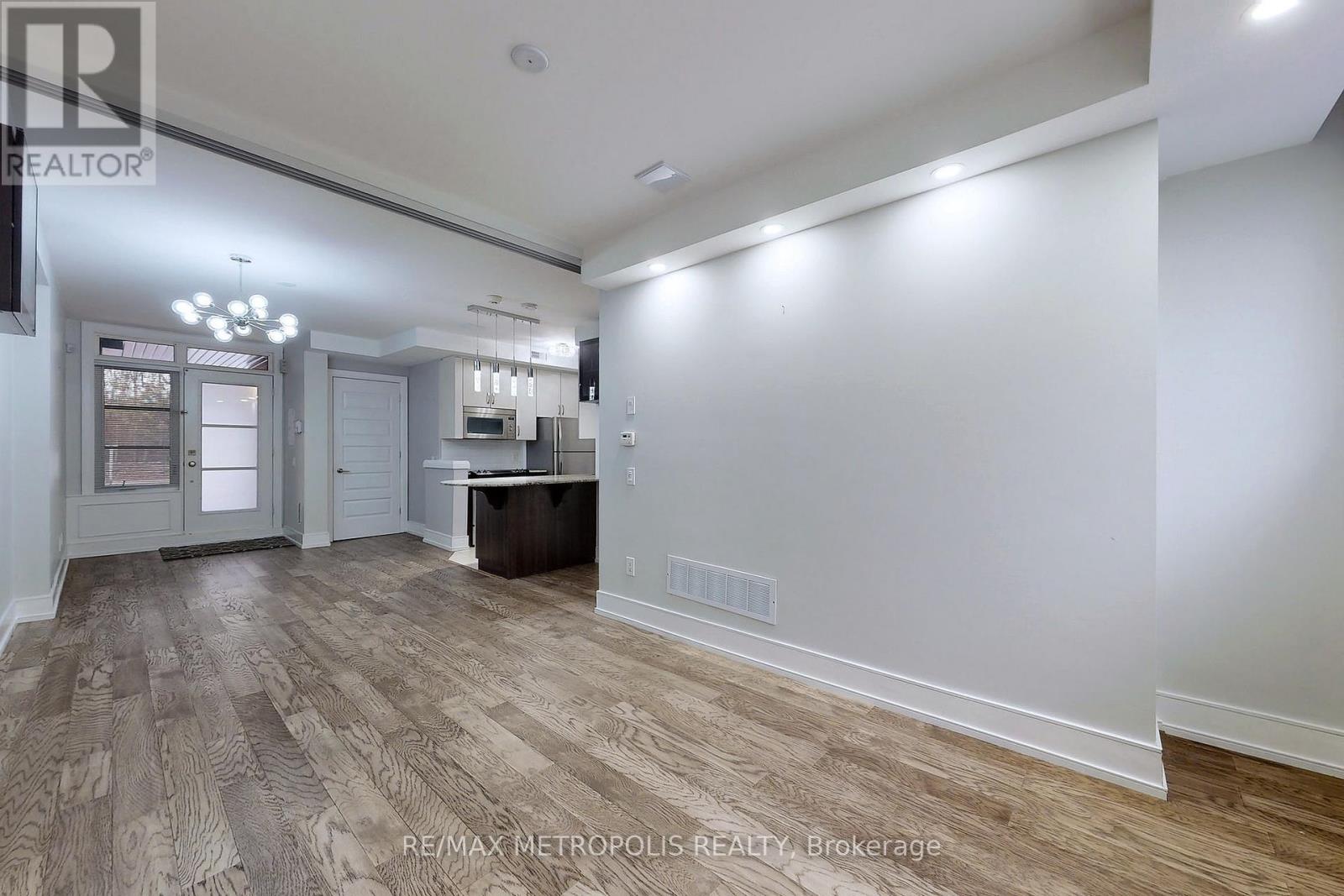 1 - 8171 Kipling Avenue, Vaughan, Ontario  L4L 0G4 - Photo 11 - N12461762