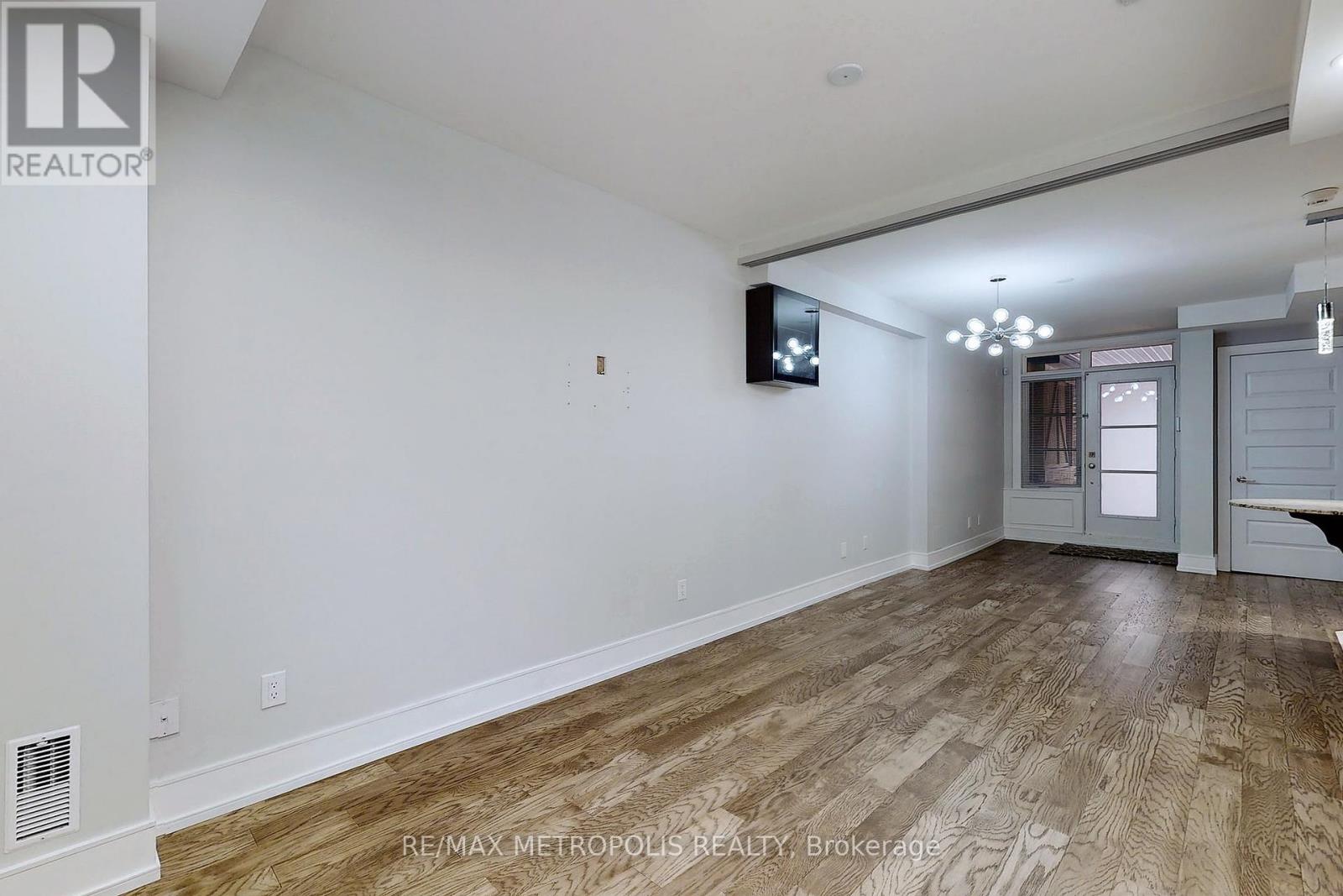 1 - 8171 Kipling Avenue, Vaughan, Ontario  L4L 0G4 - Photo 12 - N12461762
