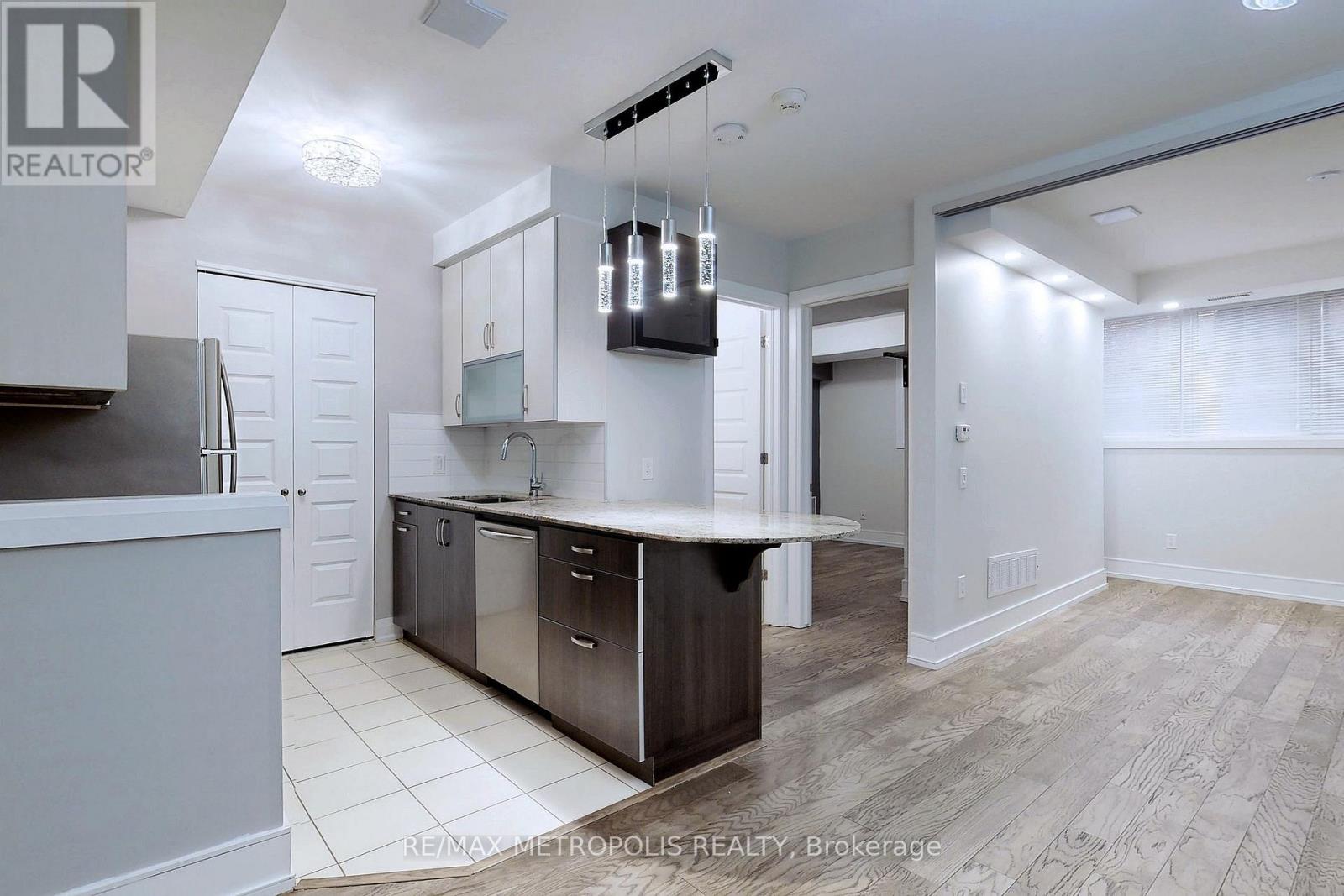 1 - 8171 Kipling Avenue, Vaughan, Ontario  L4L 0G4 - Photo 17 - N12461762
