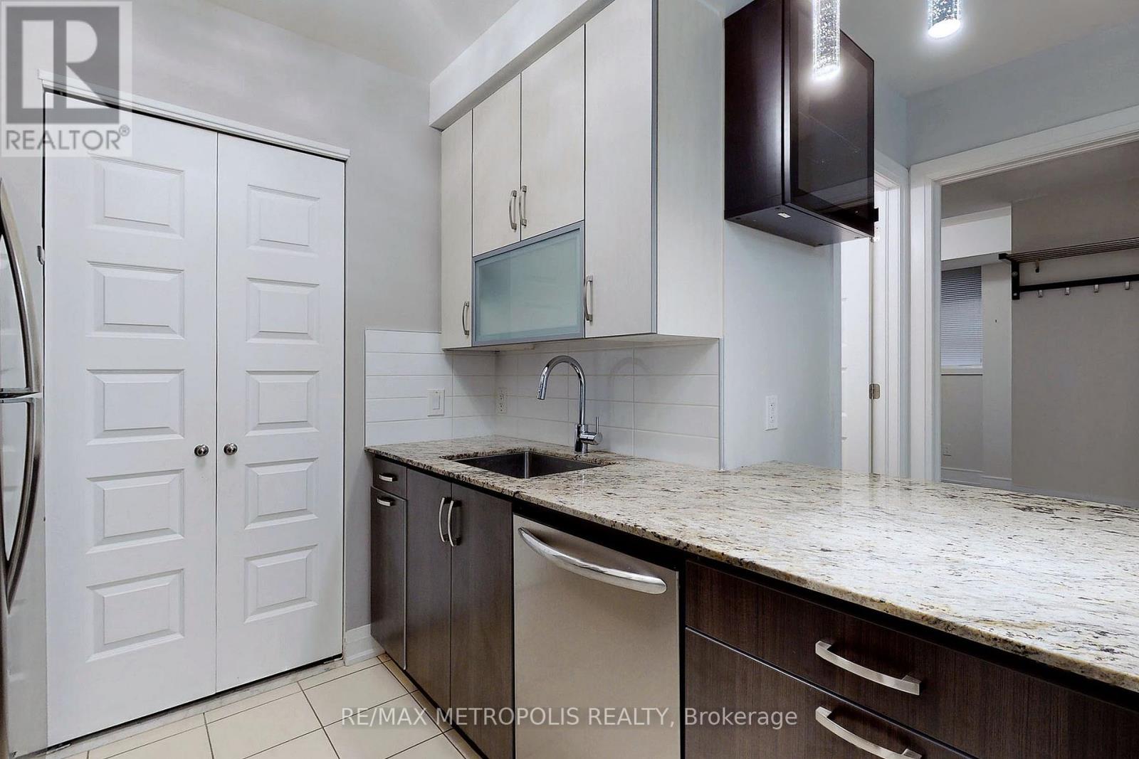 1 - 8171 Kipling Avenue, Vaughan, Ontario  L4L 0G4 - Photo 18 - N12461762