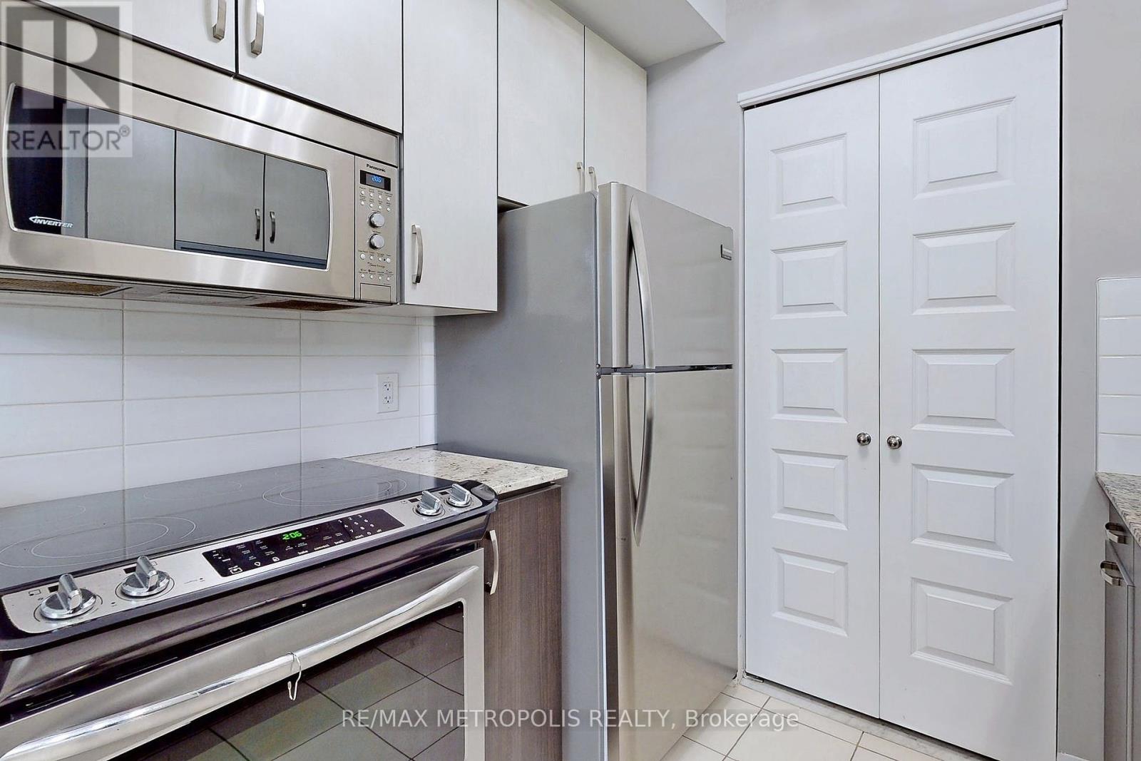 1 - 8171 Kipling Avenue, Vaughan, Ontario  L4L 0G4 - Photo 19 - N12461762