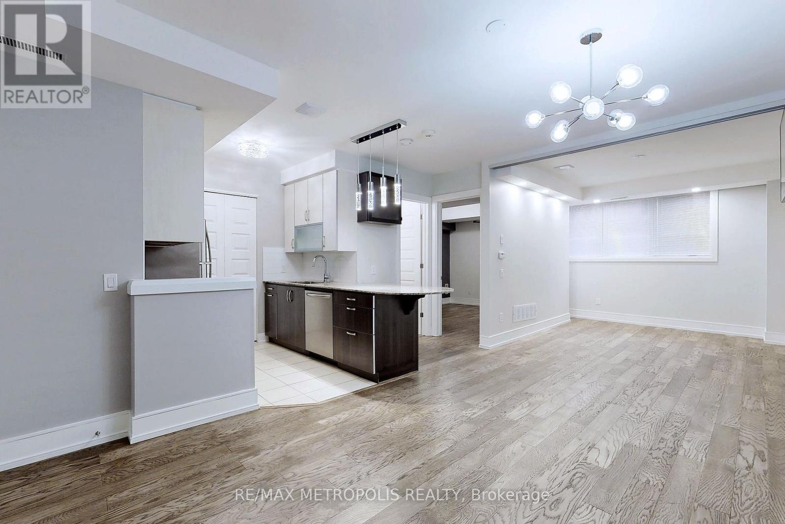 1 - 8171 Kipling Avenue, Vaughan, Ontario  L4L 0G4 - Photo 7 - N12461762