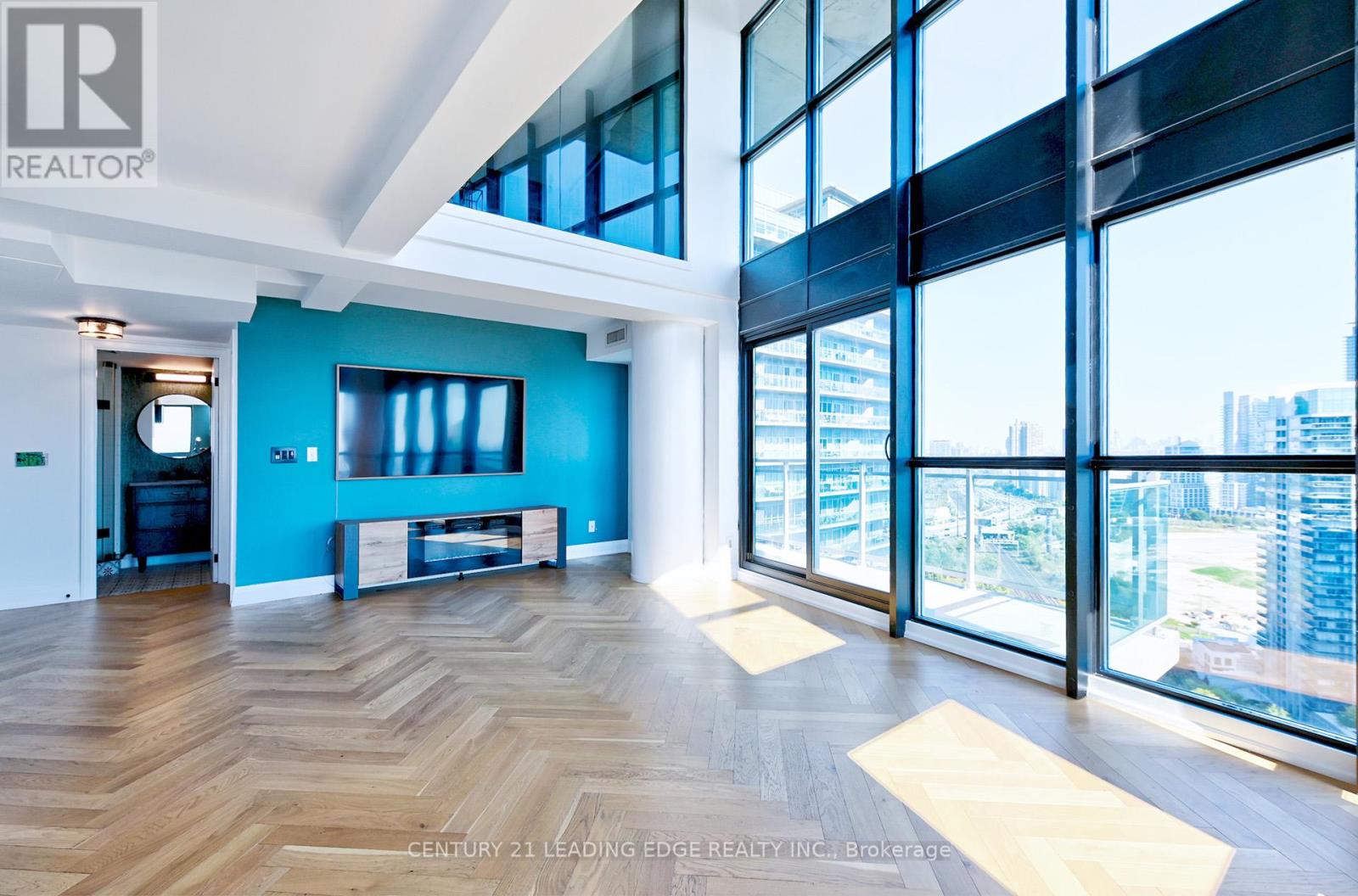 2704 - 155 Legion Road N, Toronto, Ontario  M8Y 0A7 - Photo 11 - W12461720