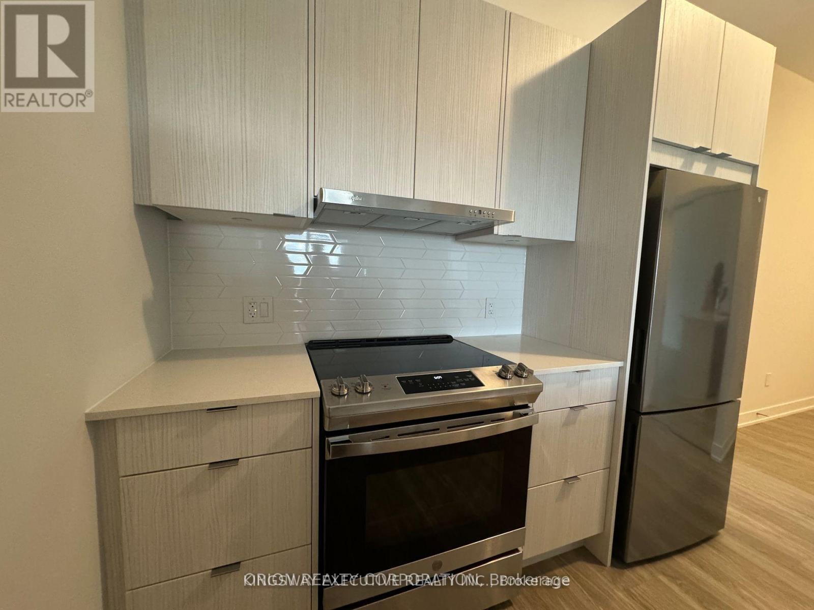 409 - Parkside Village 4130 Drive, Mississauga, Ontario  L5B 3M8 - Photo 3 - W12461744