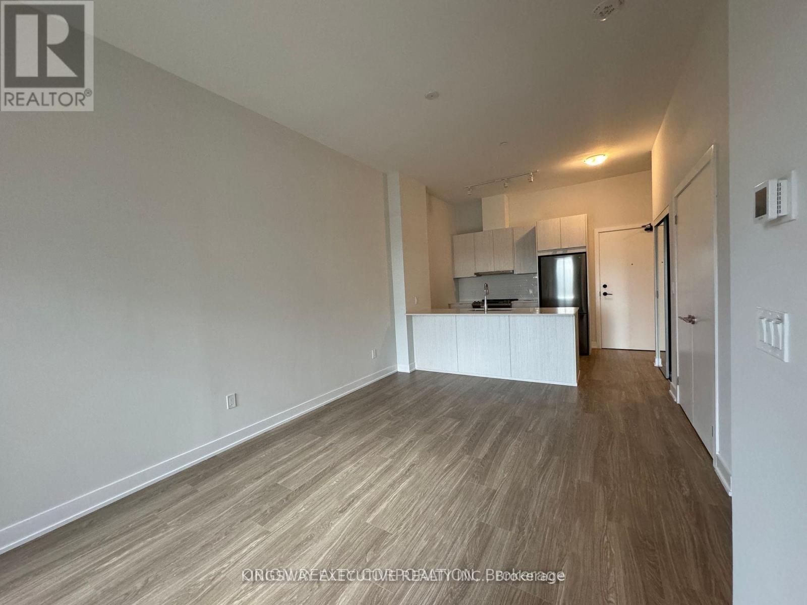 409 - Parkside Village 4130 Drive, Mississauga, Ontario  L5B 3M8 - Photo 9 - W12461744