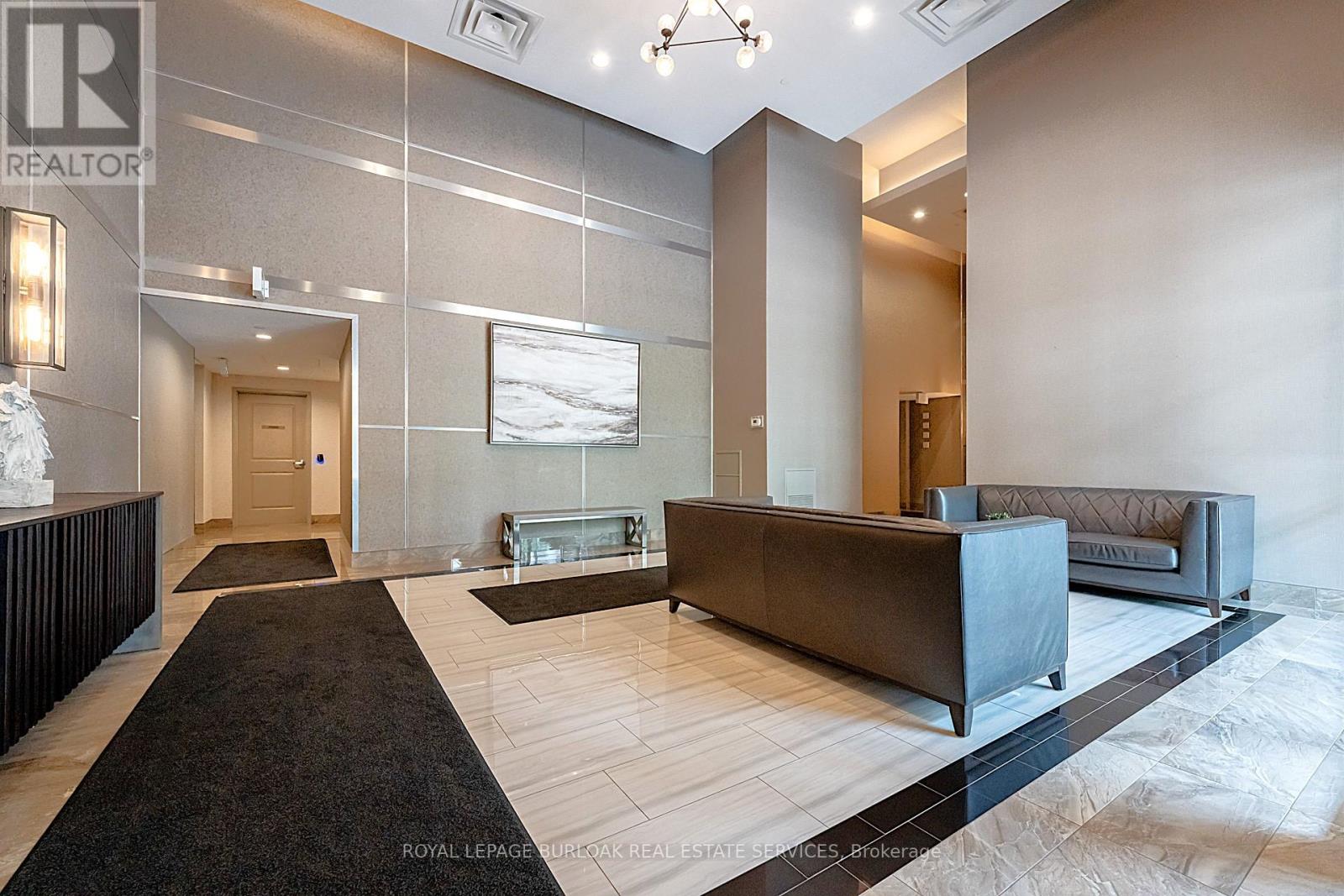 821 - 2490 Old Bronte Road, Oakville, Ontario  L6M 0Y5 - Photo 2 - W12461749
