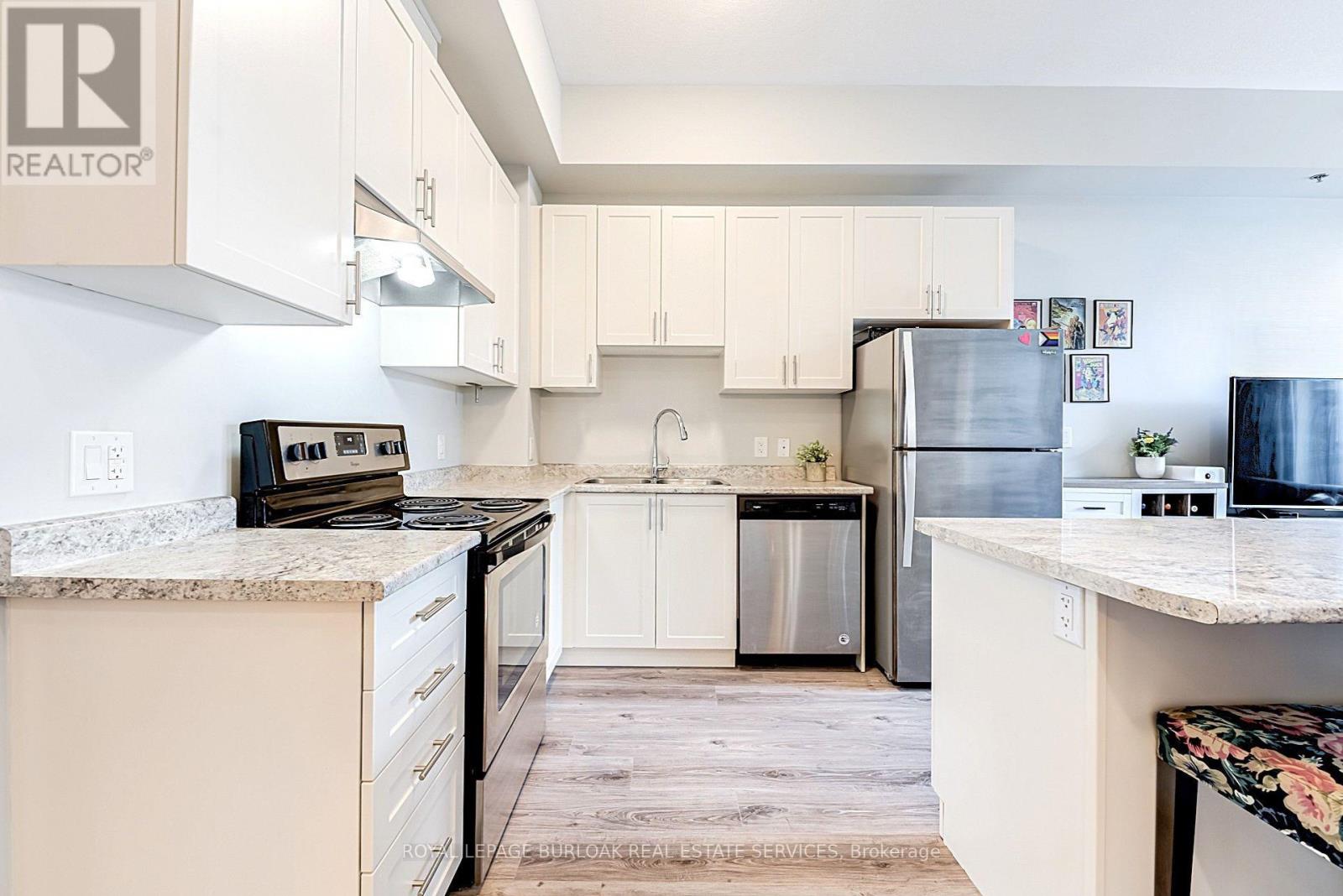 821 - 2490 Old Bronte Road, Oakville, Ontario  L6M 0Y5 - Photo 4 - W12461749