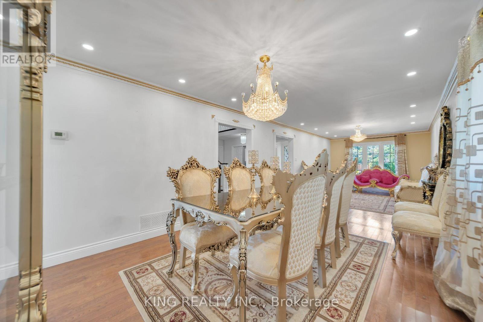2606 Ambercroft Trail, Mississauga, Ontario  L5M 4K3 - Photo 10 - W12461758