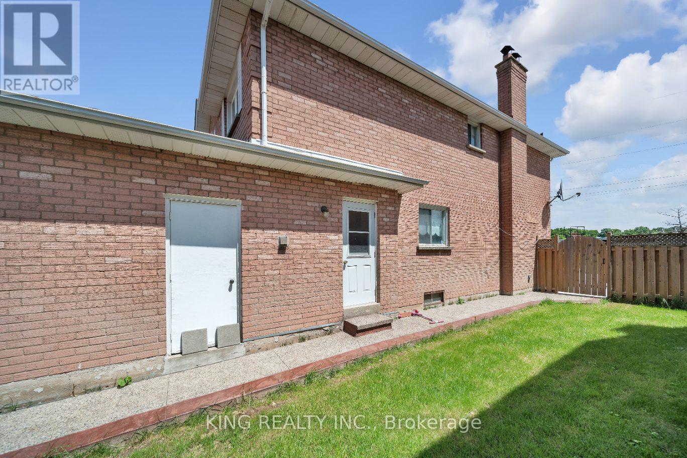 2606 Ambercroft Trail, Mississauga, Ontario  L5M 4K3 - Photo 49 - W12461758