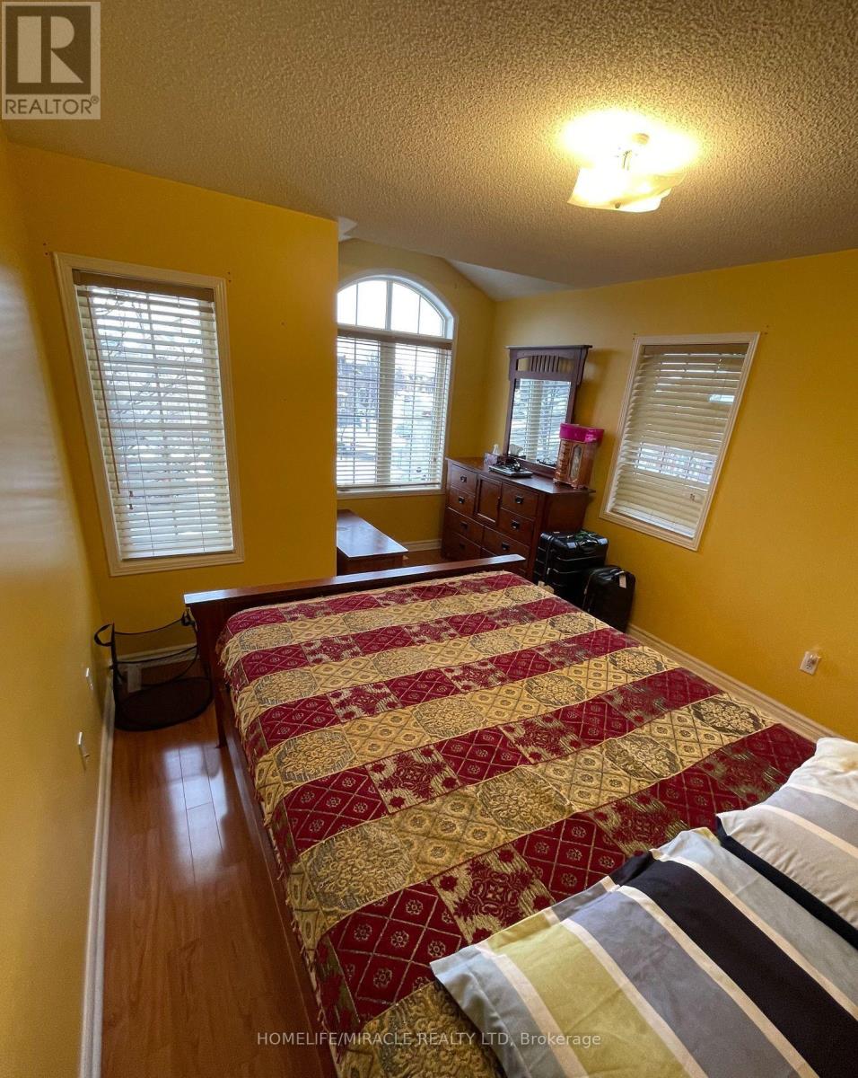 26 Penbridge Circle, Brampton, Ontario  L7A 2P9 - Photo 16 - W12461759