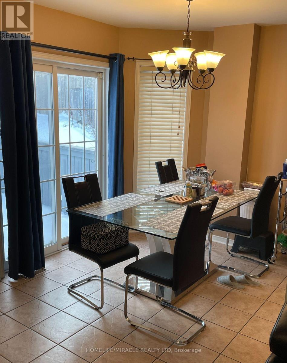 26 Penbridge Circle, Brampton, Ontario  L7A 2P9 - Photo 7 - W12461759