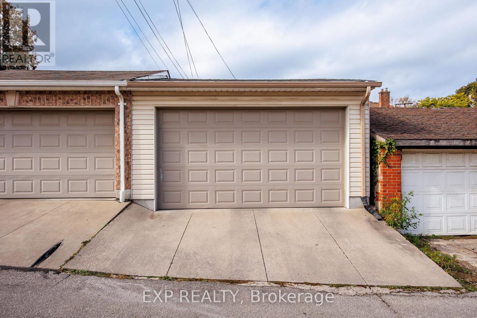 45 Caledonia Road, Toronto, Ontario  M6E 4S3 - Photo 31 - W12461765