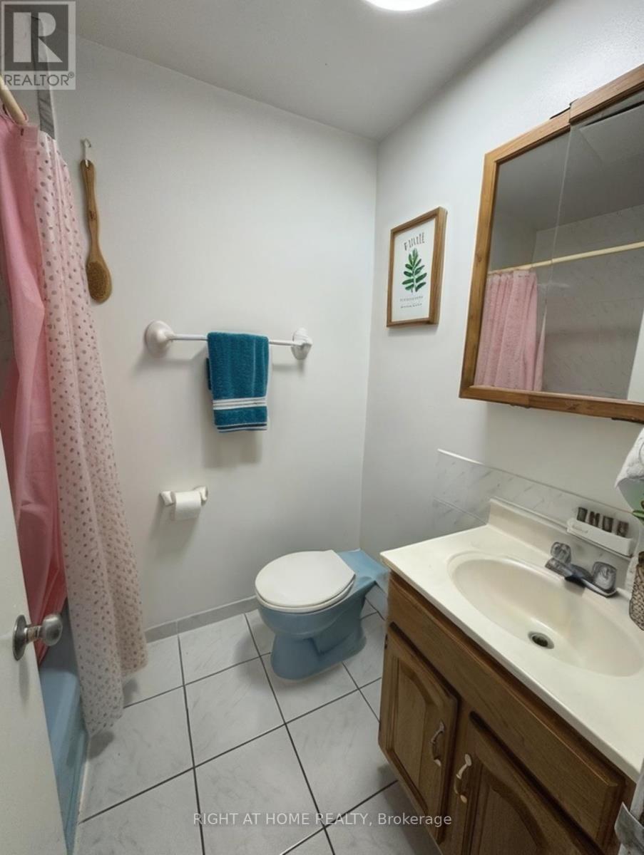 2 - 222 Lyon Street N, Ottawa, Ontario  K1R 5V9 - Photo 7 - X12347406