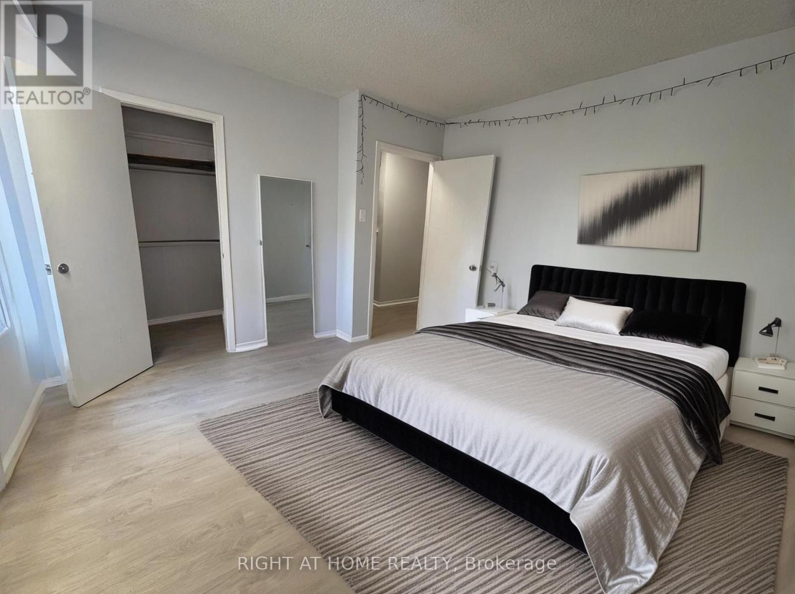 2 - 222 Lyon Street N, Ottawa, Ontario  K1R 5V9 - Photo 6 - X12347406