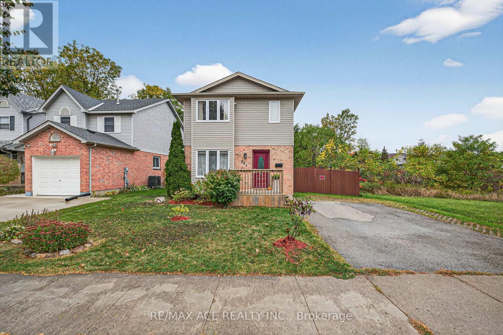 841 DEVERON CRESCENT, London South, Ontario