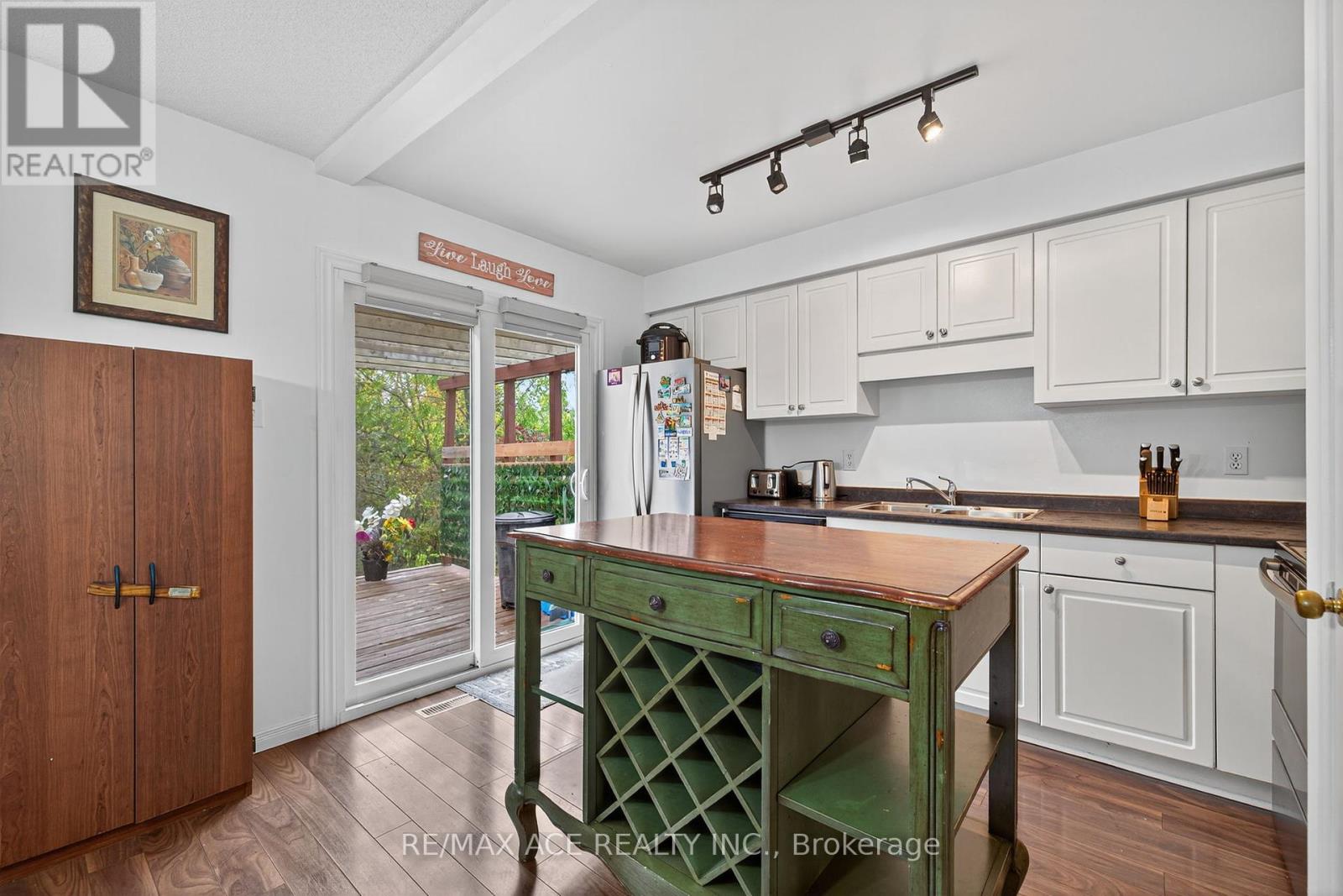 841 Deveron Crescent, London South, Ontario  N5Z 5B4 - Photo 12 - X12461736